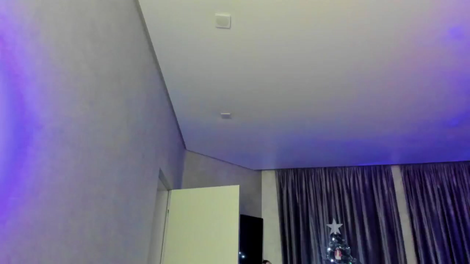 Gallery image thumbnail from NewYearK's myfreecams stream on, 01/06/2025, 18:54 image 18 of 20