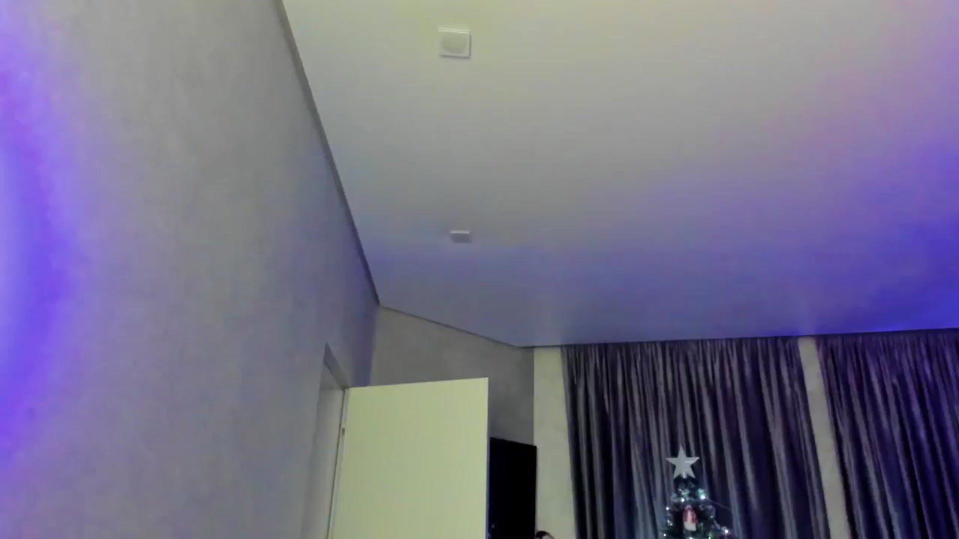Gallery image thumbnail from NewYearK's myfreecams stream on, 01/06/2025, 18:54 image 16 of 20