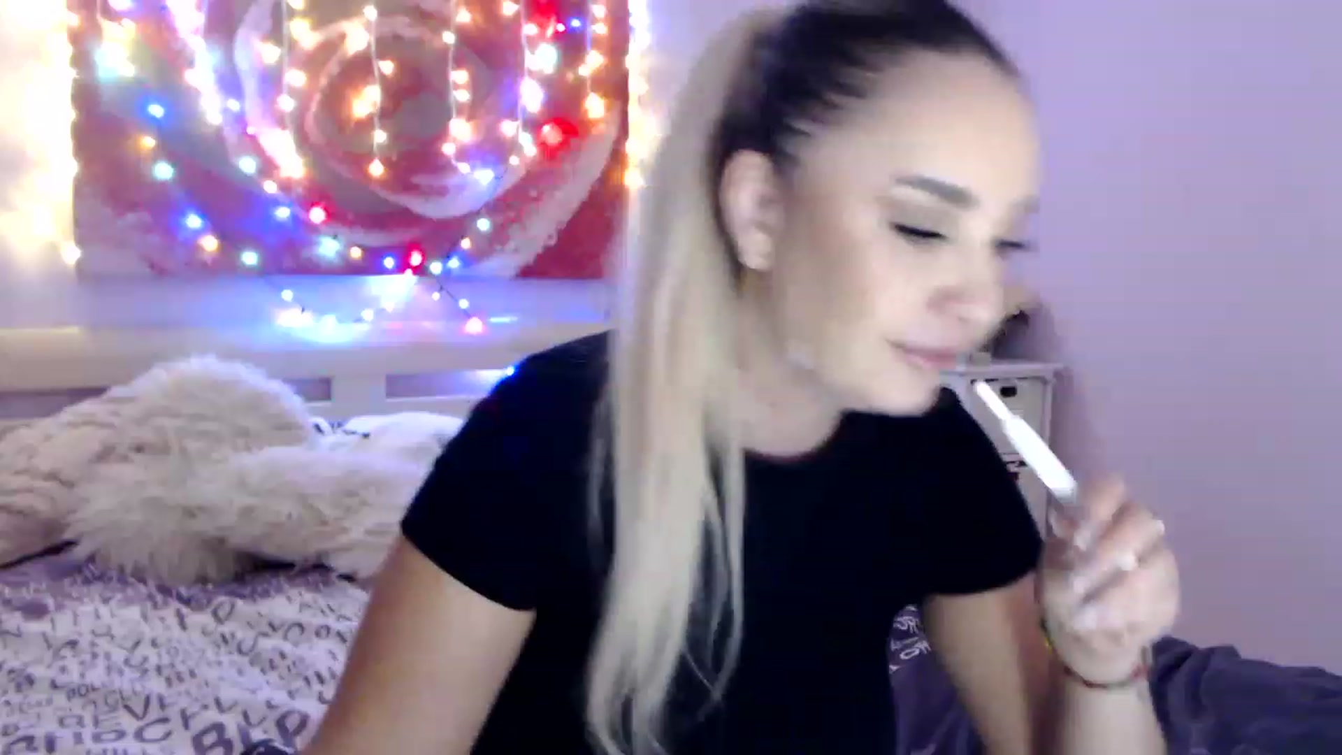 Gallery image thumbnail from New_Crinna's myfreecams stream on, 11/17/2022, 14:03 image 3 of 20