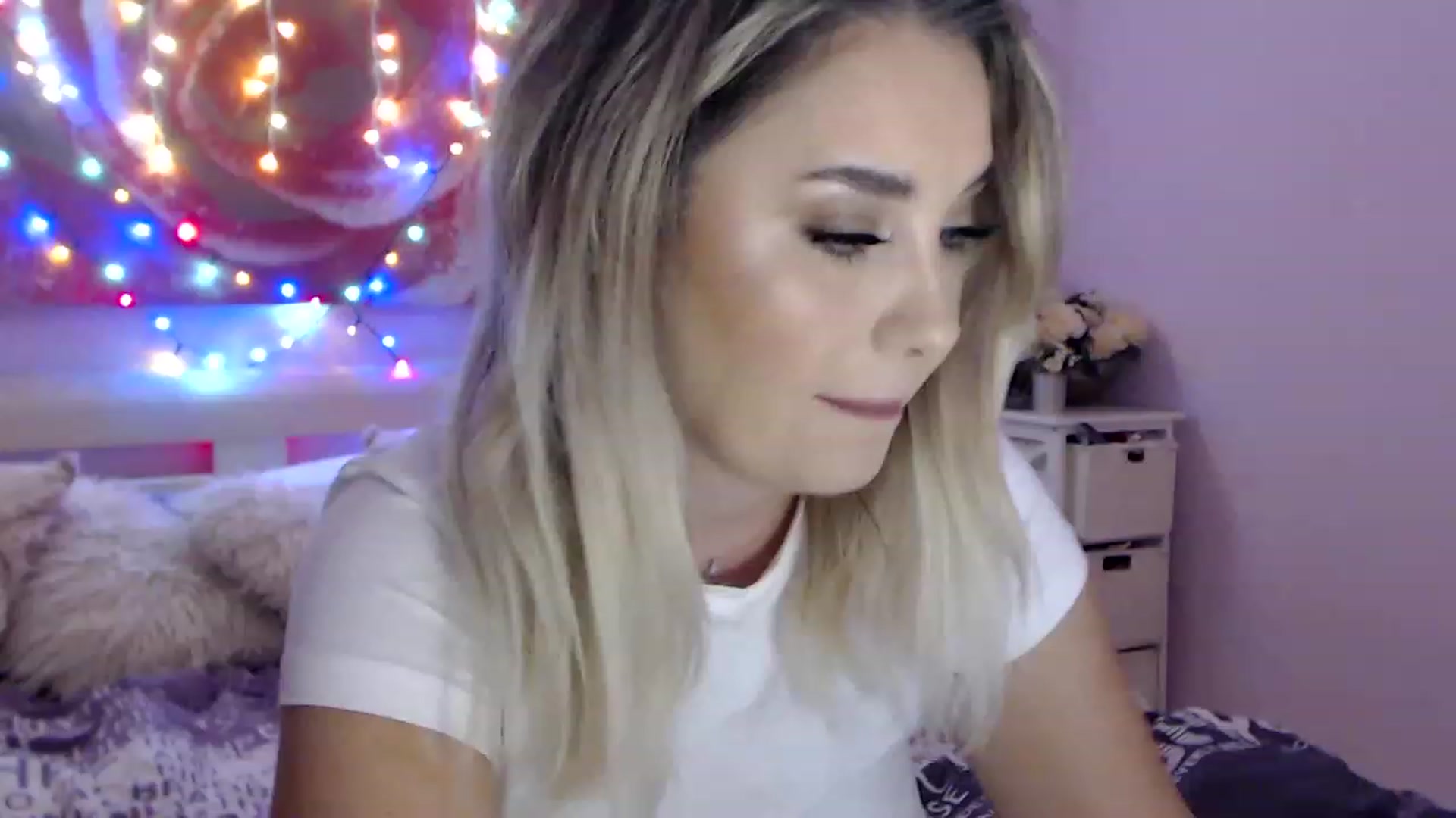 Gallery image thumbnail from New_Crinna's myfreecams stream on, 11/21/2022, 11:57 image 5 of 20