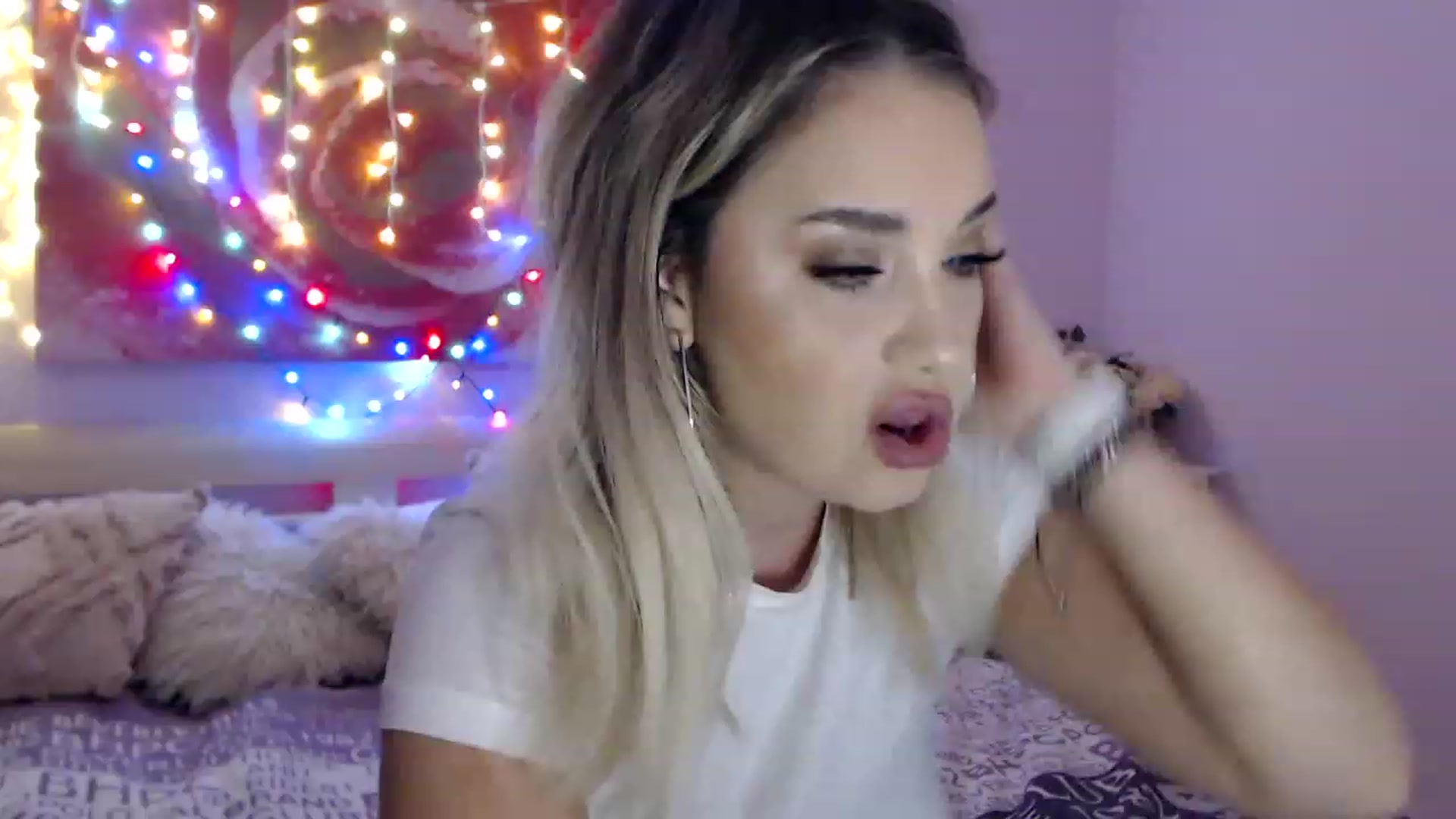 Gallery image thumbnail from New_Crinna's myfreecams stream on, 11/21/2022, 11:57 image 2 of 20