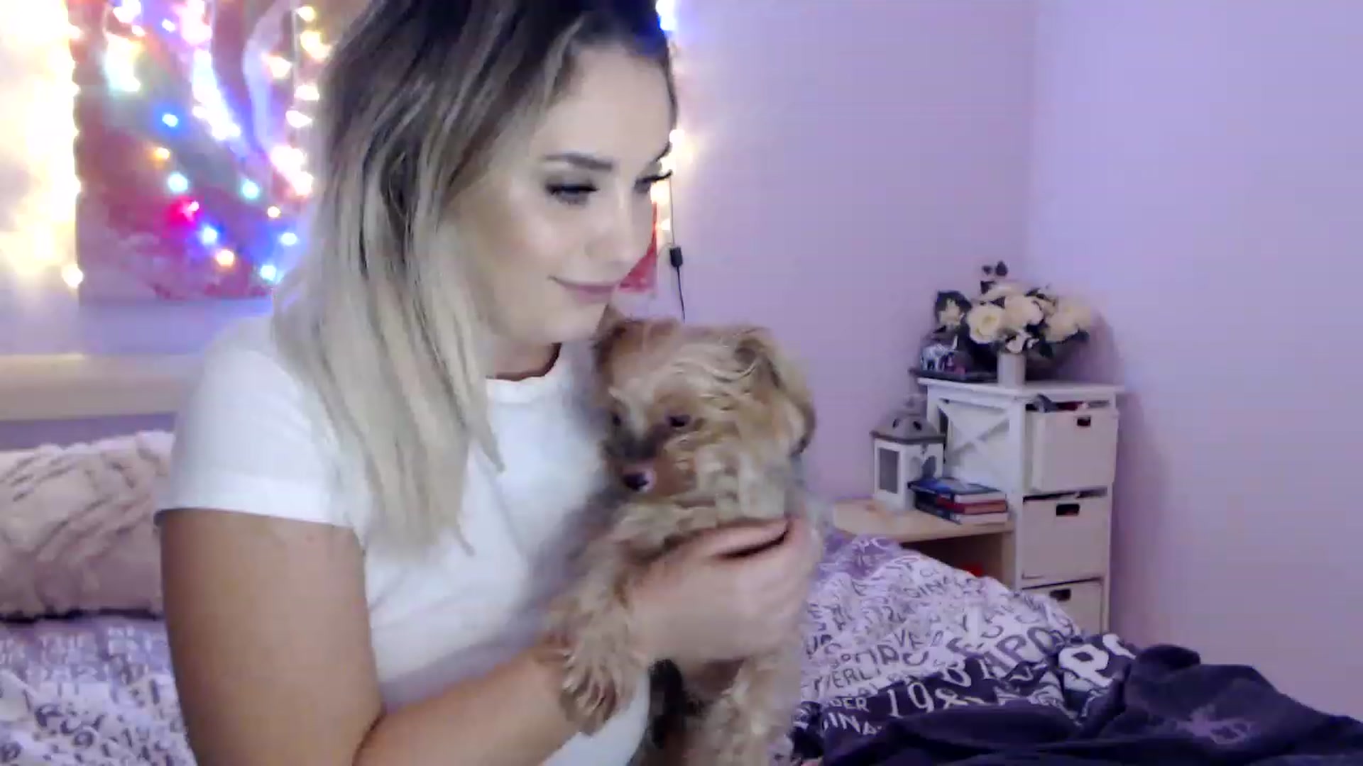 Gallery image thumbnail from New_Crinna's myfreecams stream on, 11/21/2022, 13:32 image 16 of 20