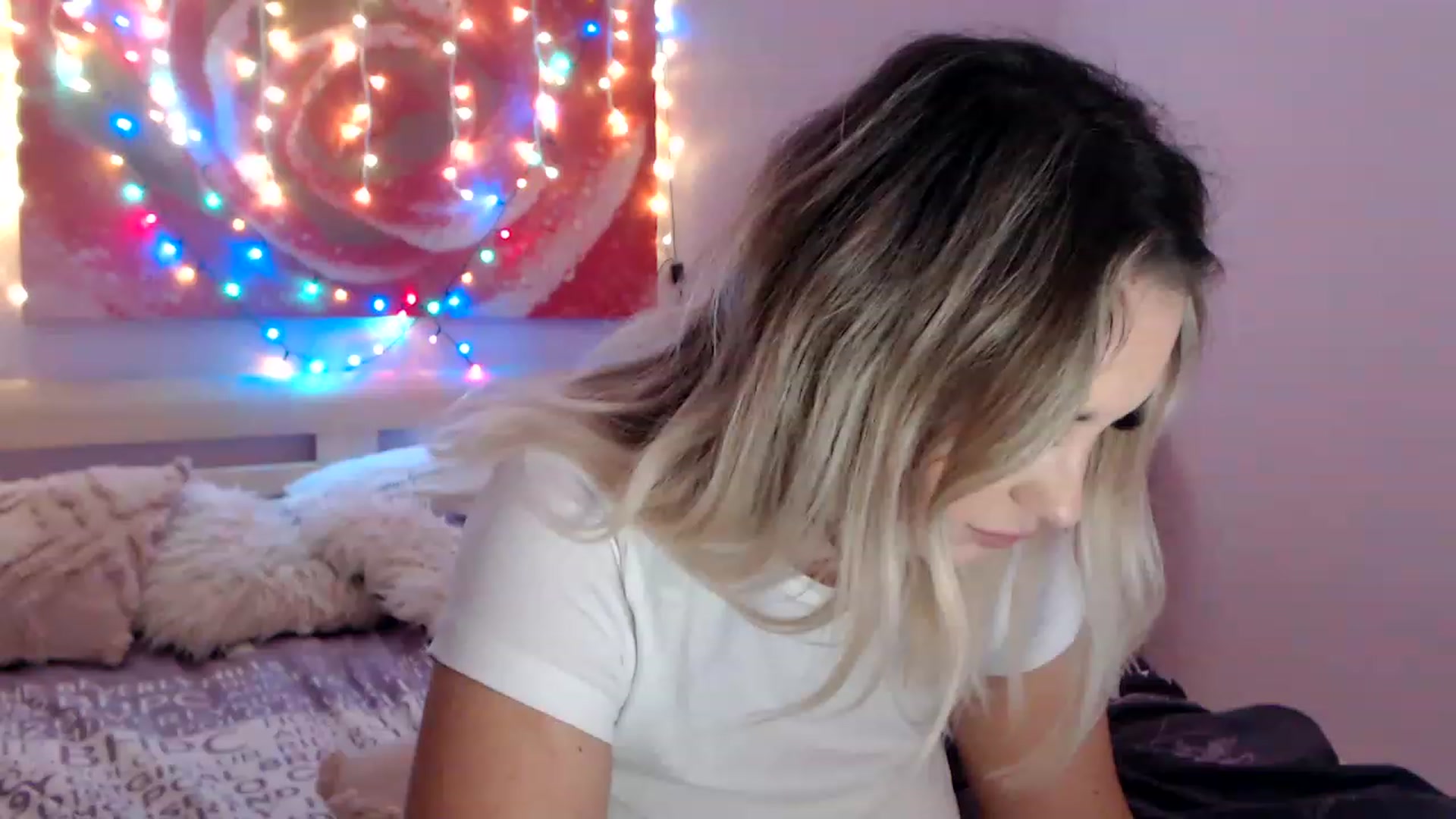 Gallery image thumbnail from New_Crinna's myfreecams stream on, 11/21/2022, 13:32 image 19 of 20
