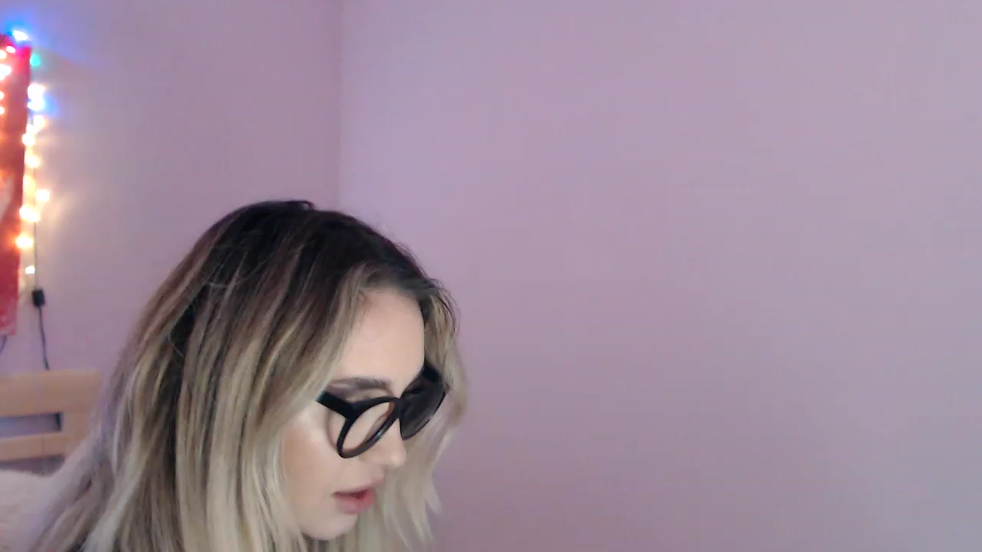 Gallery image thumbnail from New_Crinna's myfreecams stream on, 11/22/2022, 13:52 image 12 of 20