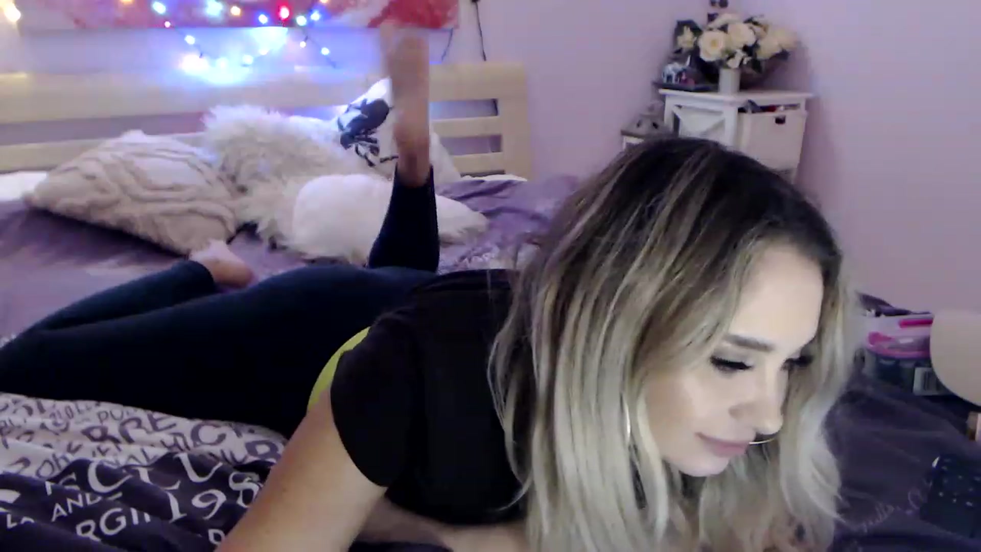 Gallery image thumbnail from New_Crinna's myfreecams stream on, 11/22/2022, 13:52 image 18 of 20