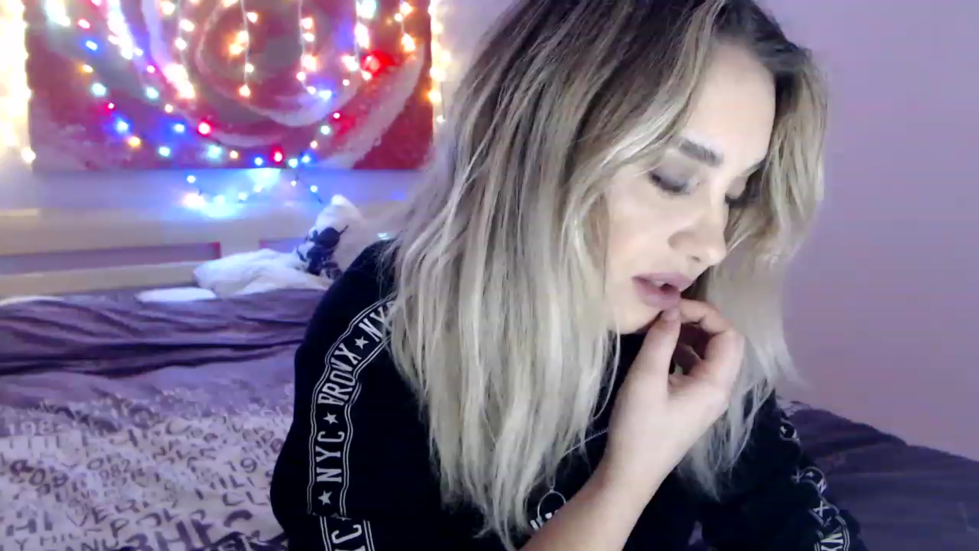 Gallery image thumbnail from New_Crinna's myfreecams stream on, 11/22/2022, 13:52 image 3 of 20