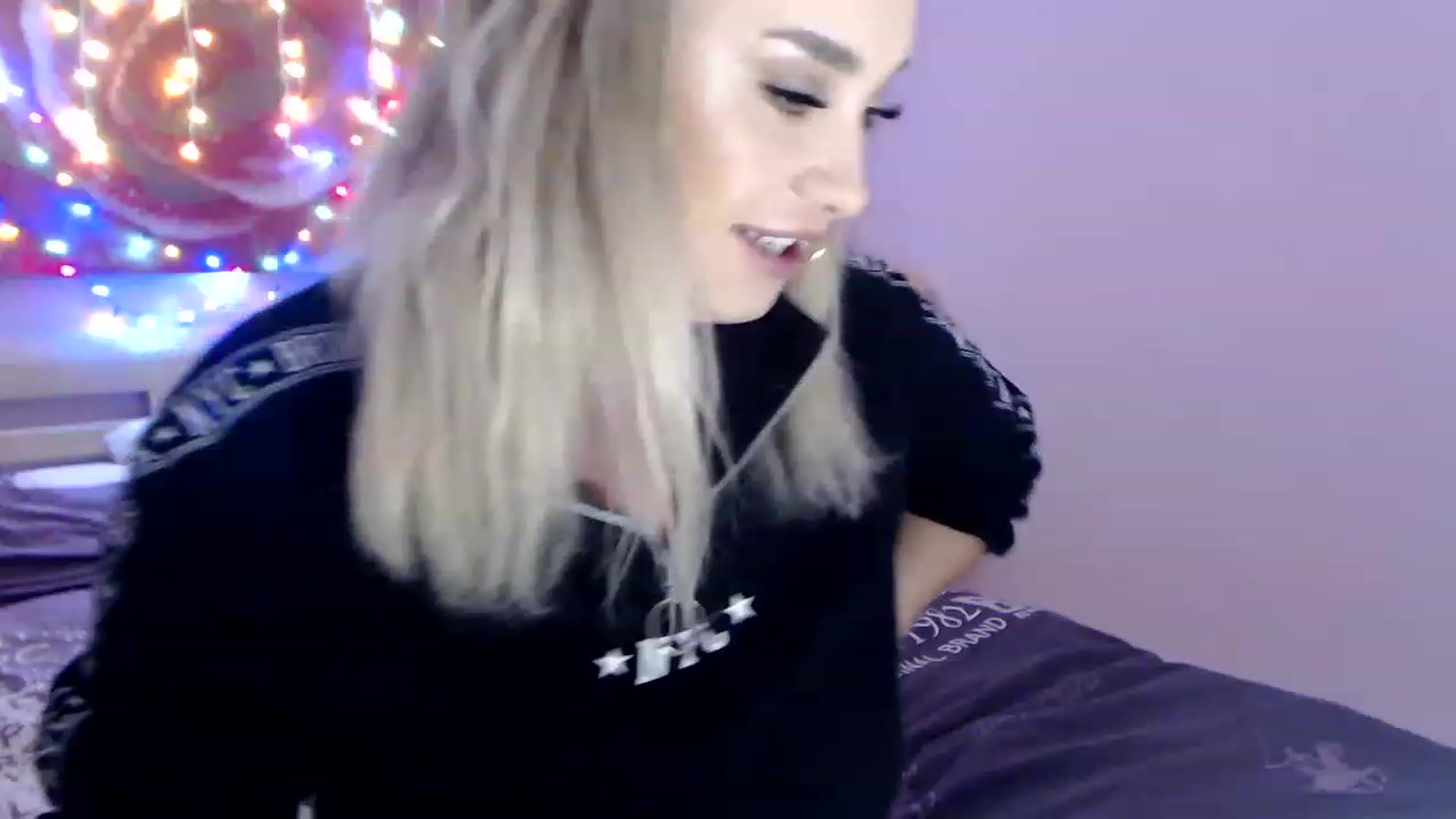 Gallery image thumbnail from New_Crinna's myfreecams stream on, 11/22/2022, 13:52 image 2 of 20