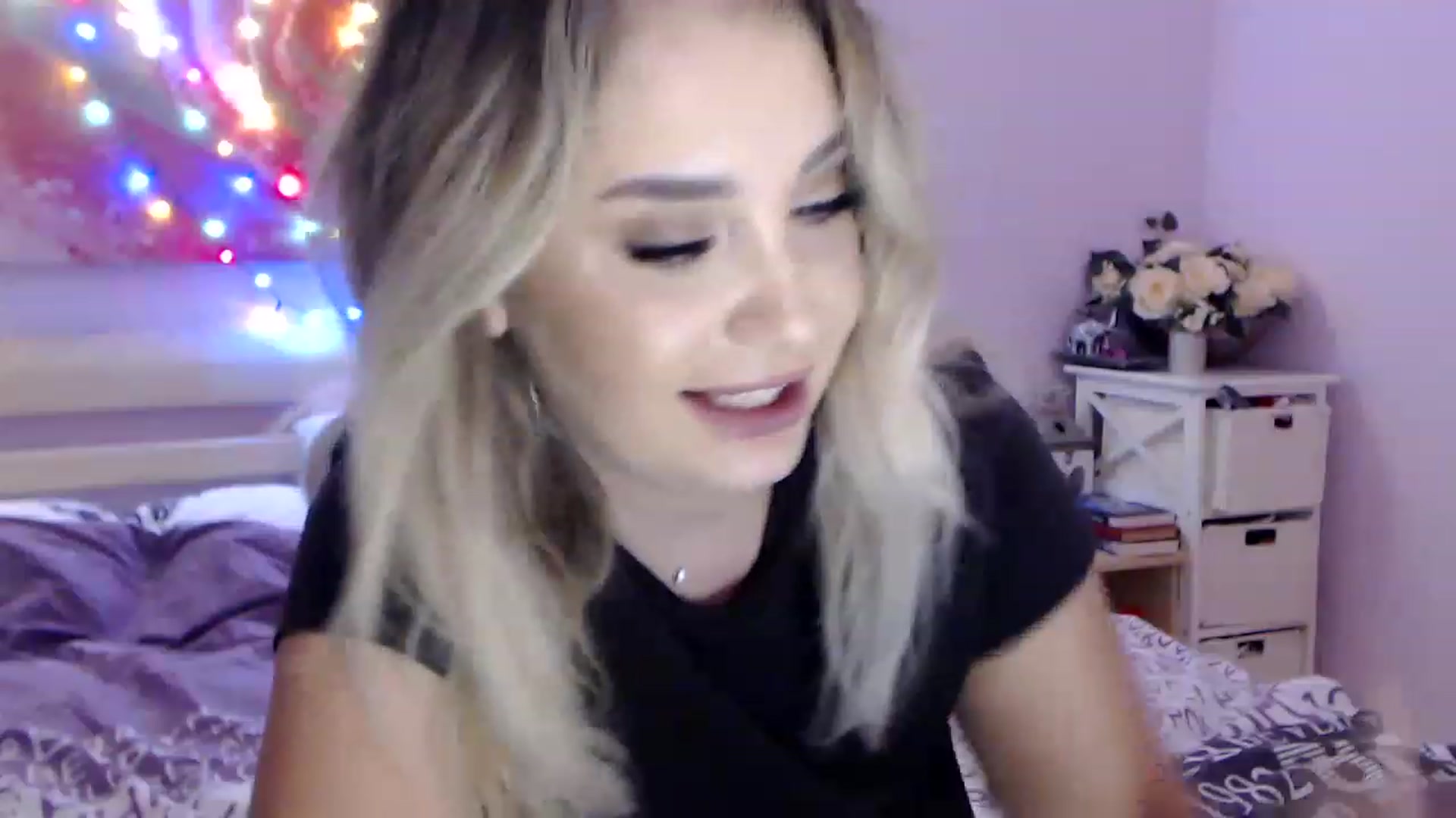 Gallery image thumbnail from New_Crinna's myfreecams stream on, 11/22/2022, 13:52 image 6 of 20