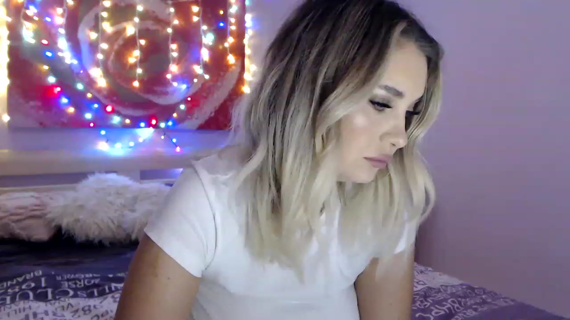 Gallery image thumbnail from New_Crinna's myfreecams stream on, 11/23/2022, 08:45 image 15 of 20