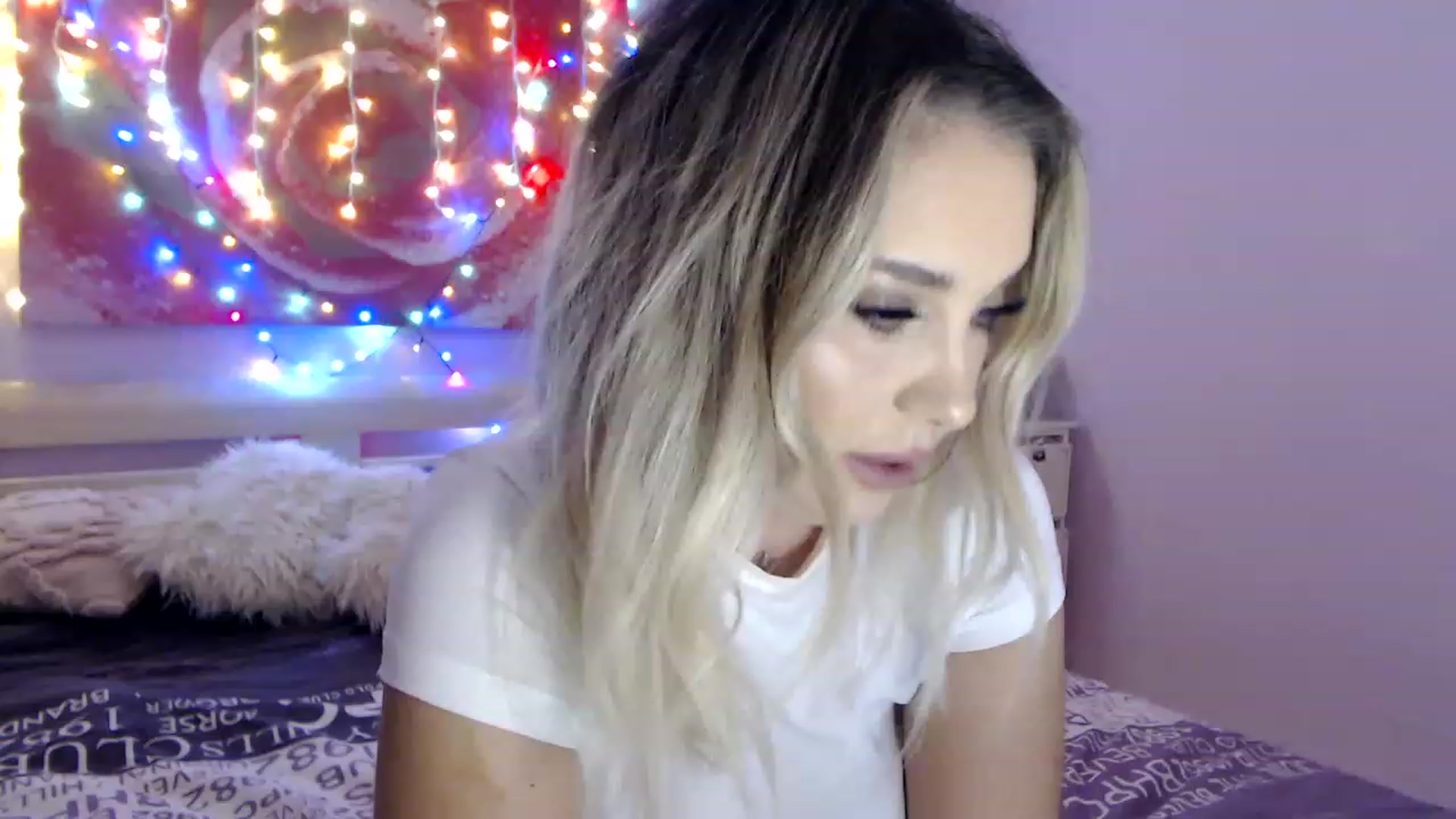 Gallery image thumbnail from New_Crinna's myfreecams stream on, 11/23/2022, 08:45 image 3 of 20
