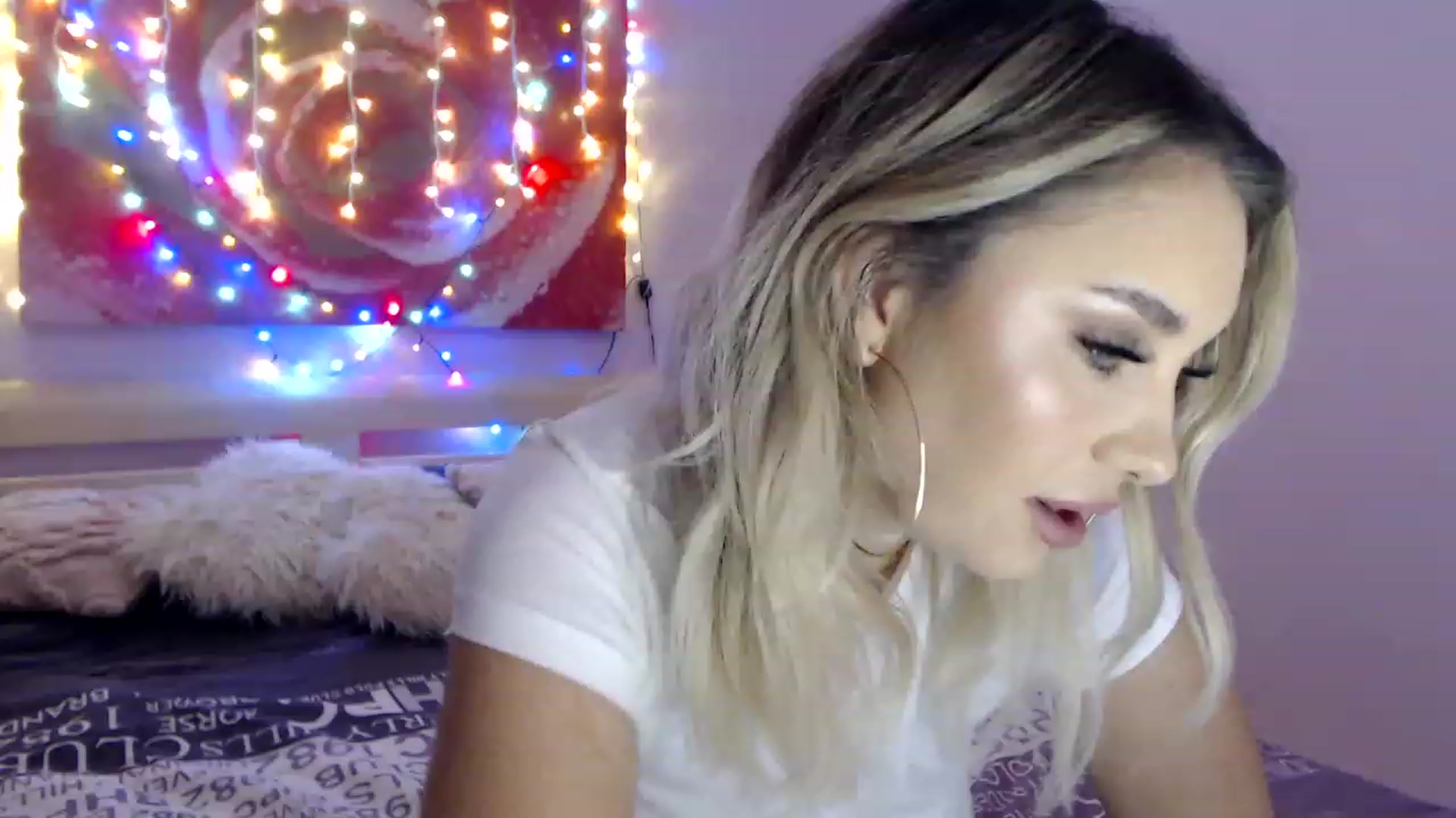 Gallery image thumbnail from New_Crinna's myfreecams stream on, 11/23/2022, 08:45 image 4 of 20