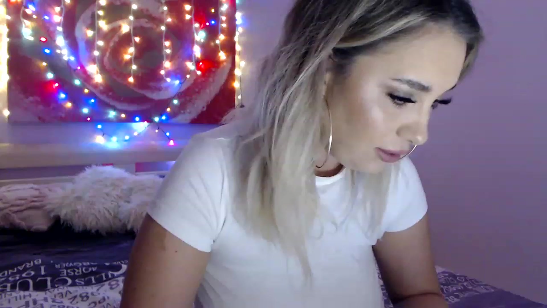 Gallery image thumbnail from New_Crinna's myfreecams stream on, 11/23/2022, 08:45 image 2 of 20
