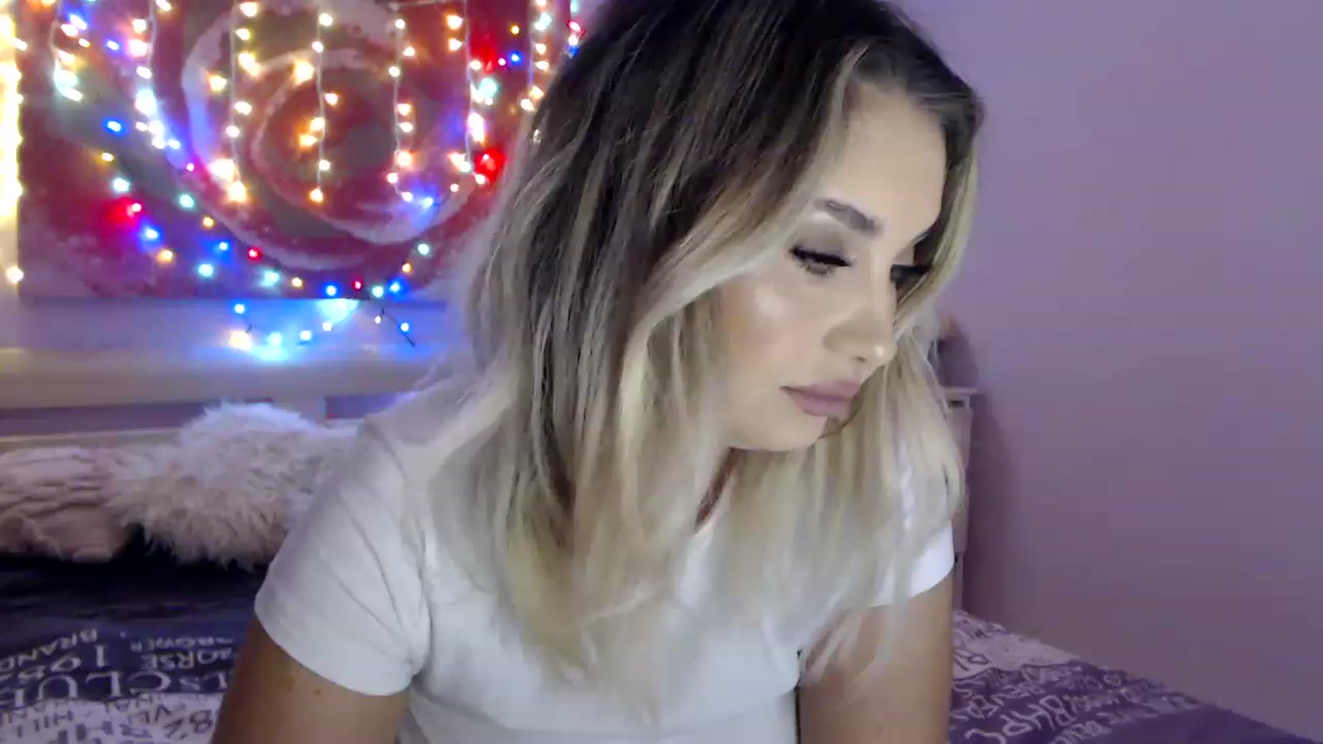 Gallery image thumbnail from New_Crinna's myfreecams stream on, 11/23/2022, 08:45 image 13 of 20