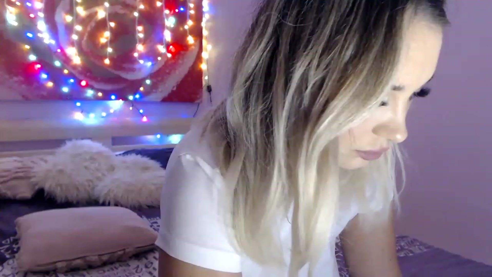 Gallery image thumbnail from New_Crinna's myfreecams stream on, 11/23/2022, 10:36 image 14 of 20
