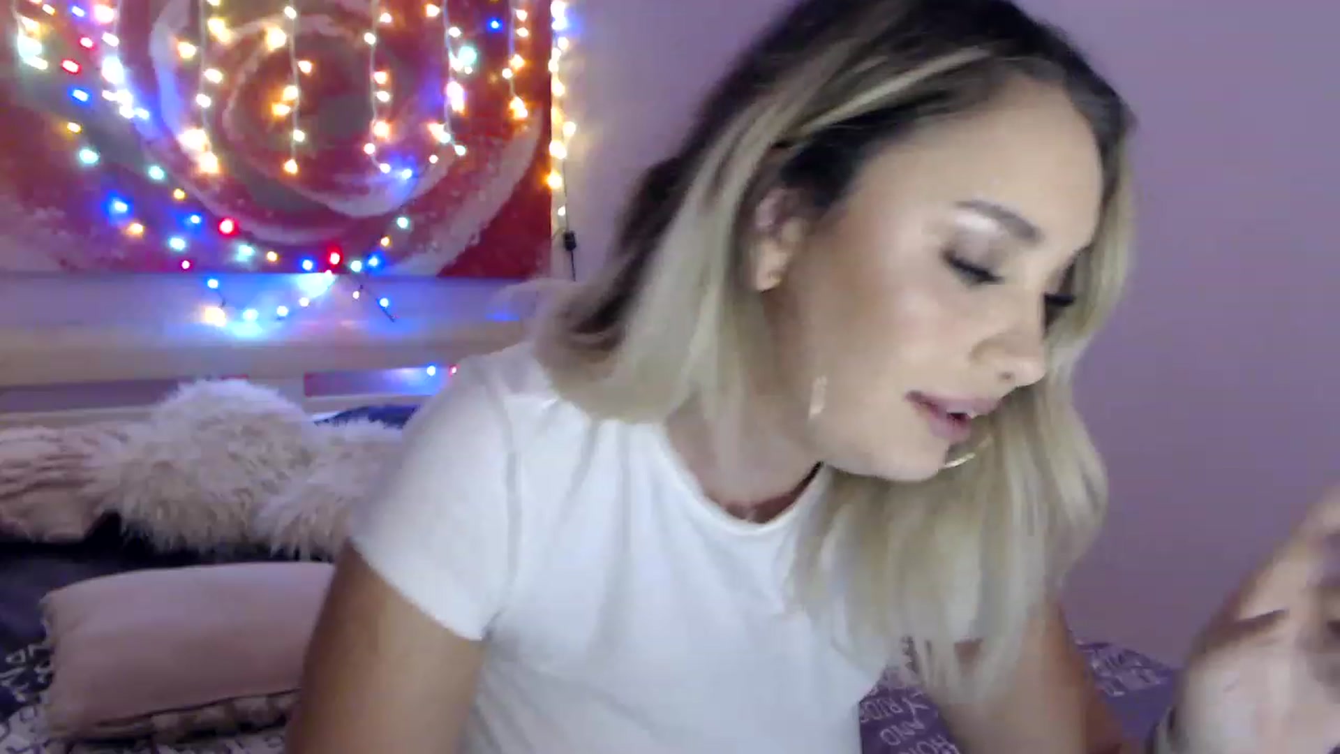 Gallery image thumbnail from New_Crinna's myfreecams stream on, 11/23/2022, 10:36 image 11 of 20