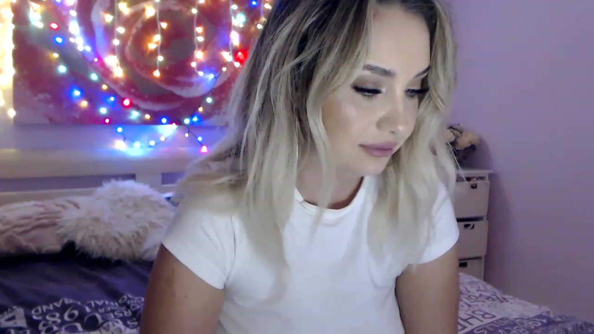 Gallery image thumbnail from New_Crinna's myfreecams stream on, 11/23/2022, 12:04 image 17 of 20