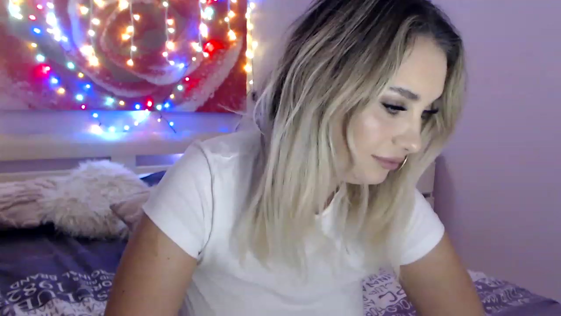 Gallery image thumbnail from New_Crinna's myfreecams stream on, 11/23/2022, 12:04 image 9 of 20