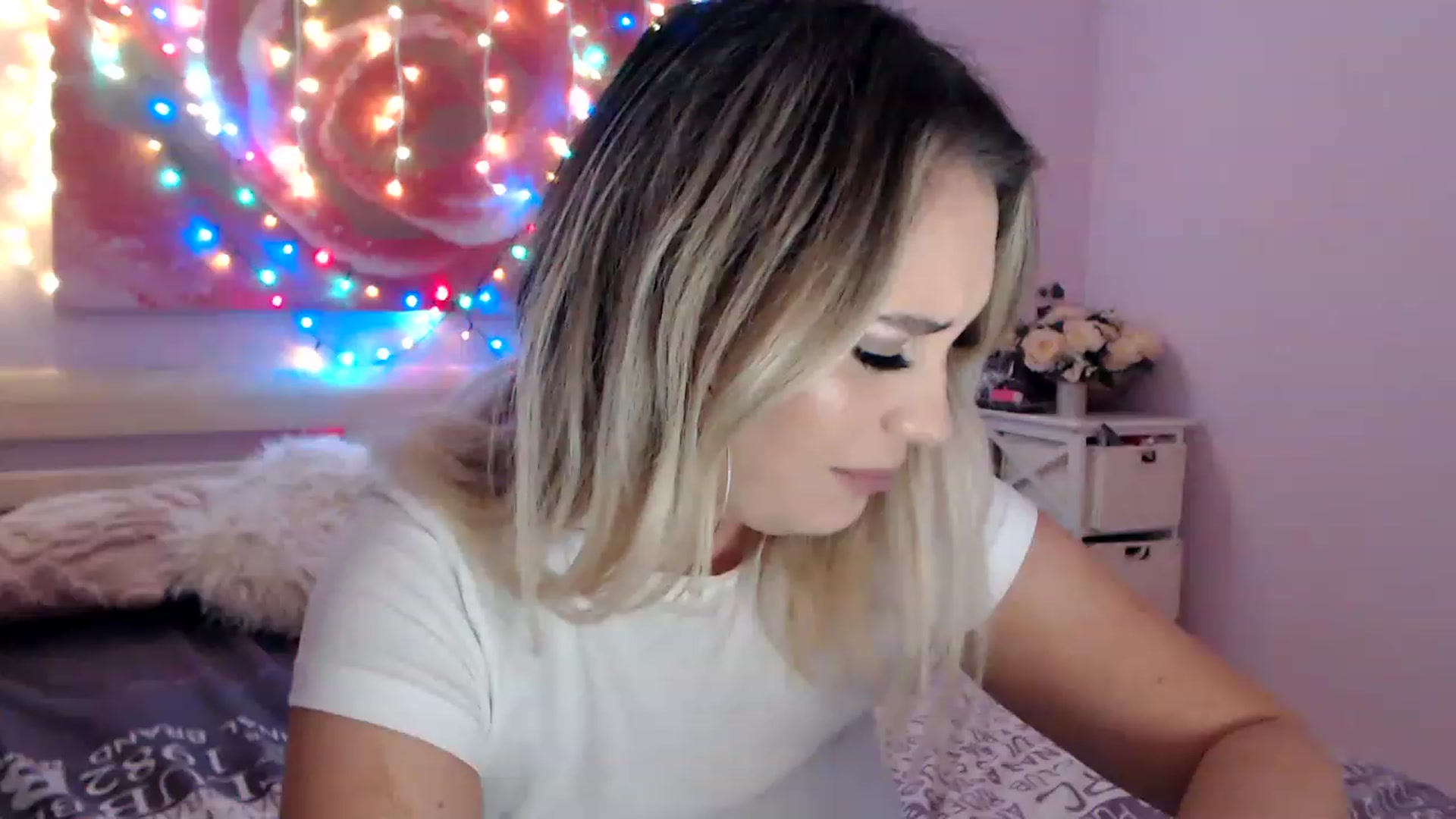 Gallery image thumbnail from New_Crinna's myfreecams stream on, 11/23/2022, 12:04 image 3 of 20