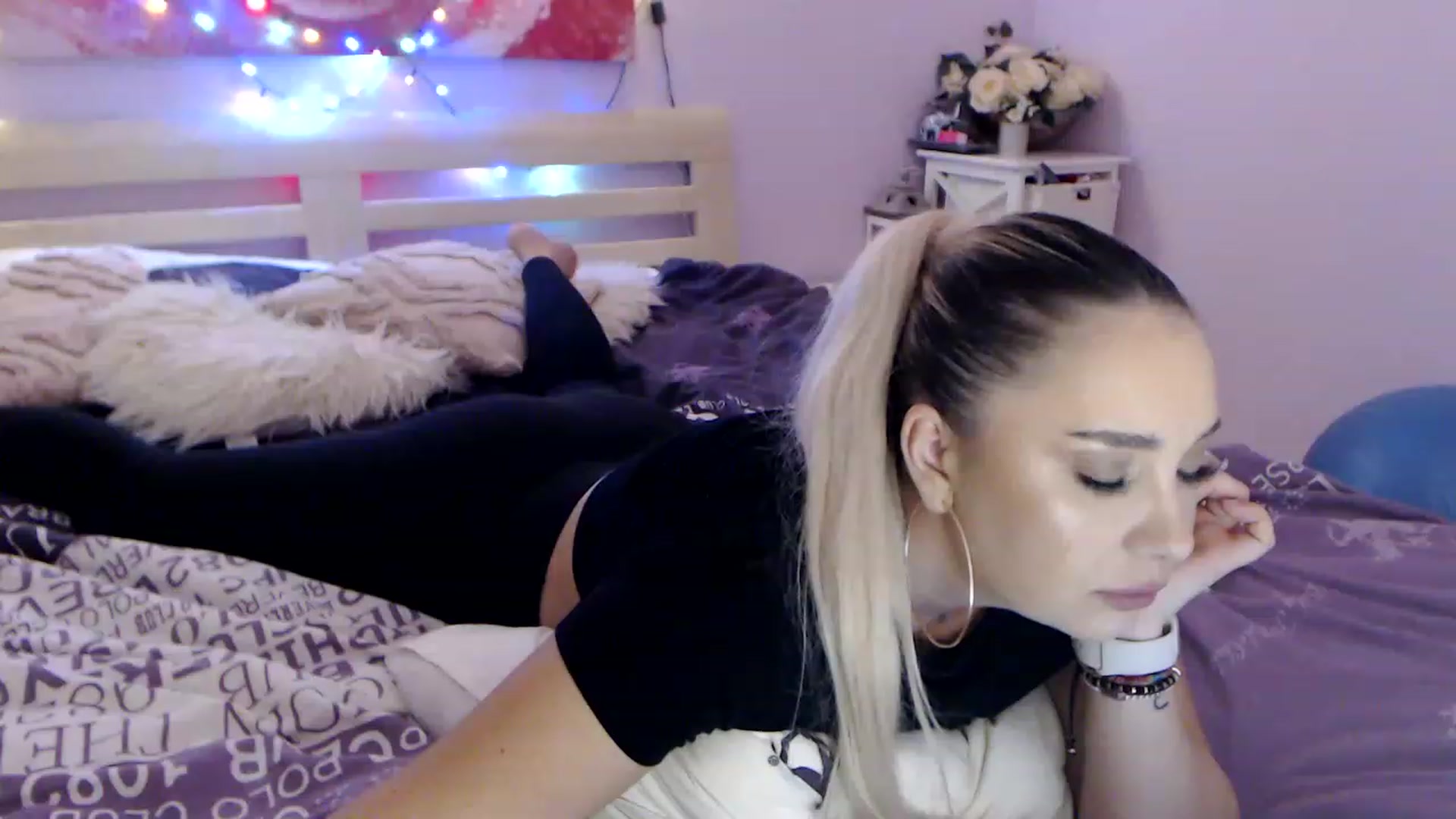 Gallery image thumbnail from New_Crinna's myfreecams stream on, 11/24/2022, 12:09 image 14 of 20