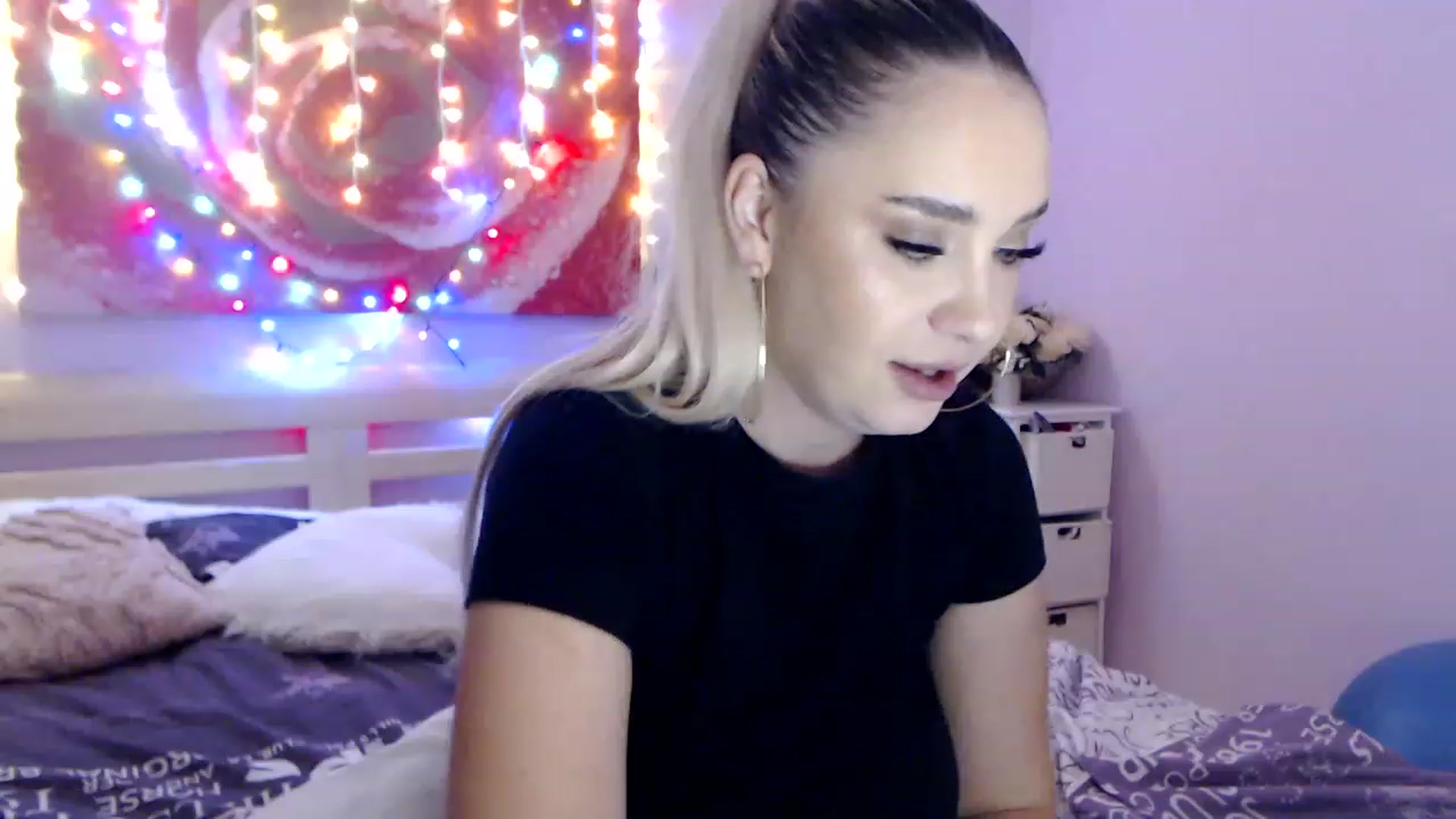 Gallery image thumbnail from New_Crinna's myfreecams stream on, 11/24/2022, 12:09 image 19 of 20