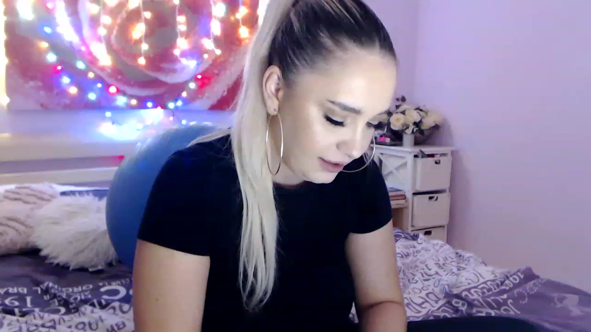 Gallery image thumbnail from New_Crinna's myfreecams stream on, 11/24/2022, 12:09 image 11 of 20