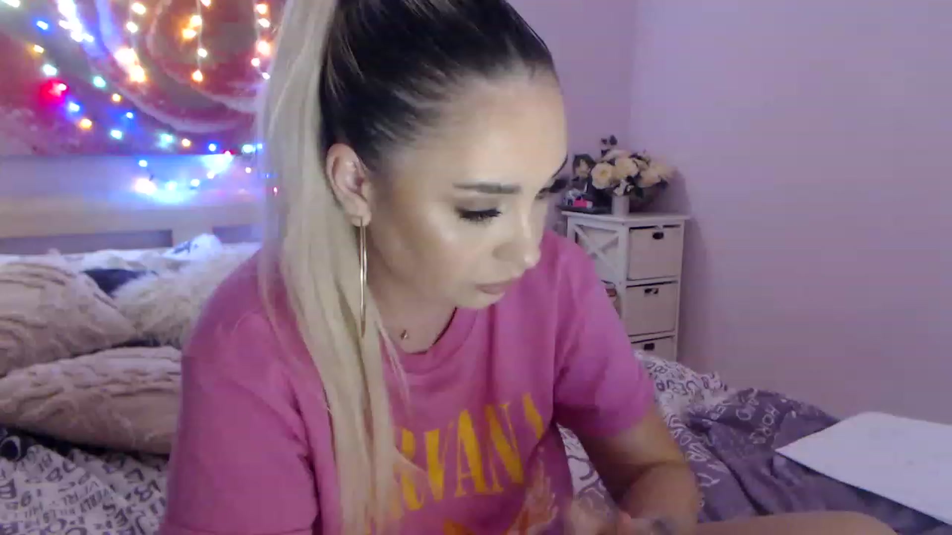 Gallery image thumbnail from New_Crinna's myfreecams stream on, 11/25/2022, 11:07 image 10 of 20