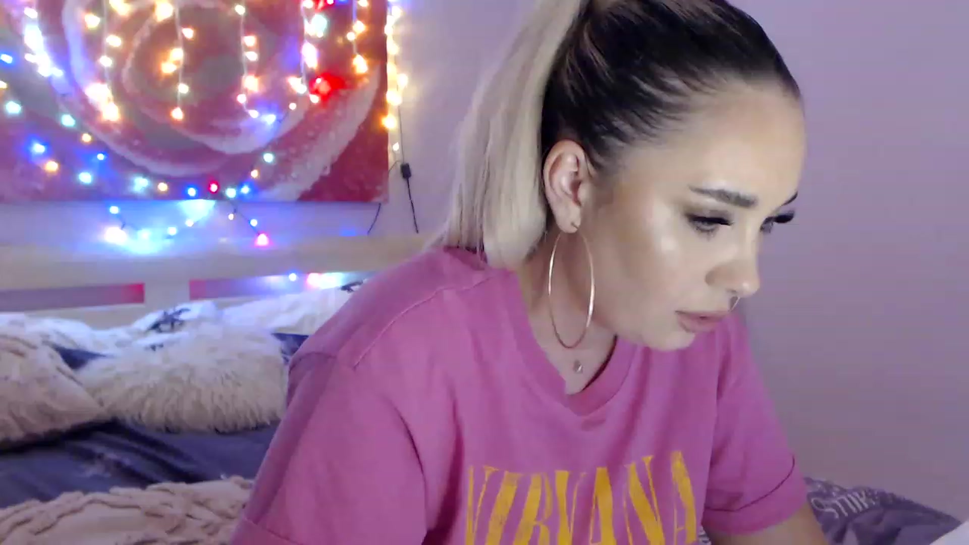 Gallery image thumbnail from New_Crinna's myfreecams stream on, 11/25/2022, 13:18 image 5 of 20