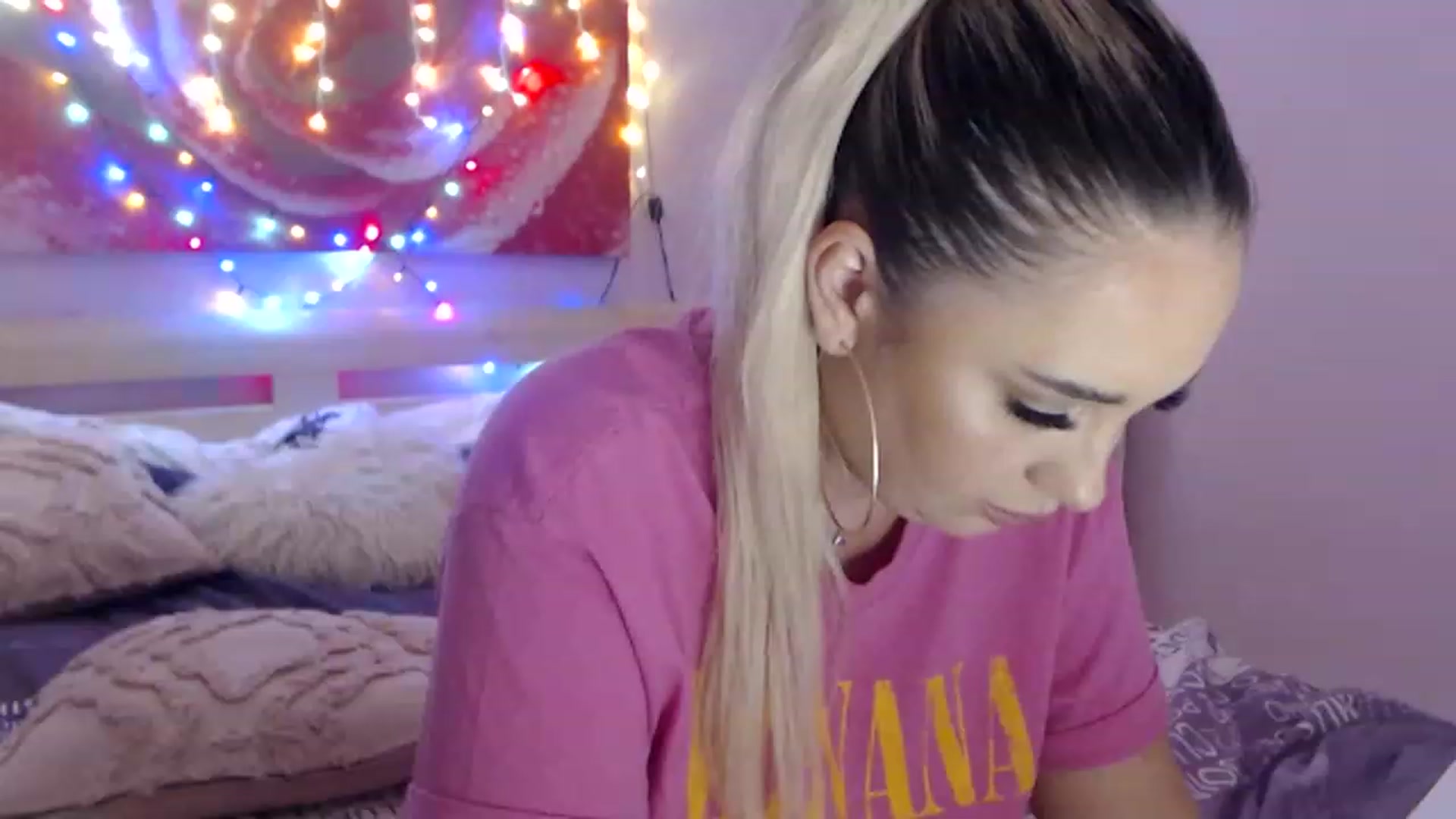 Gallery image thumbnail from New_Crinna's myfreecams stream on, 11/25/2022, 13:18 image 1 of 20