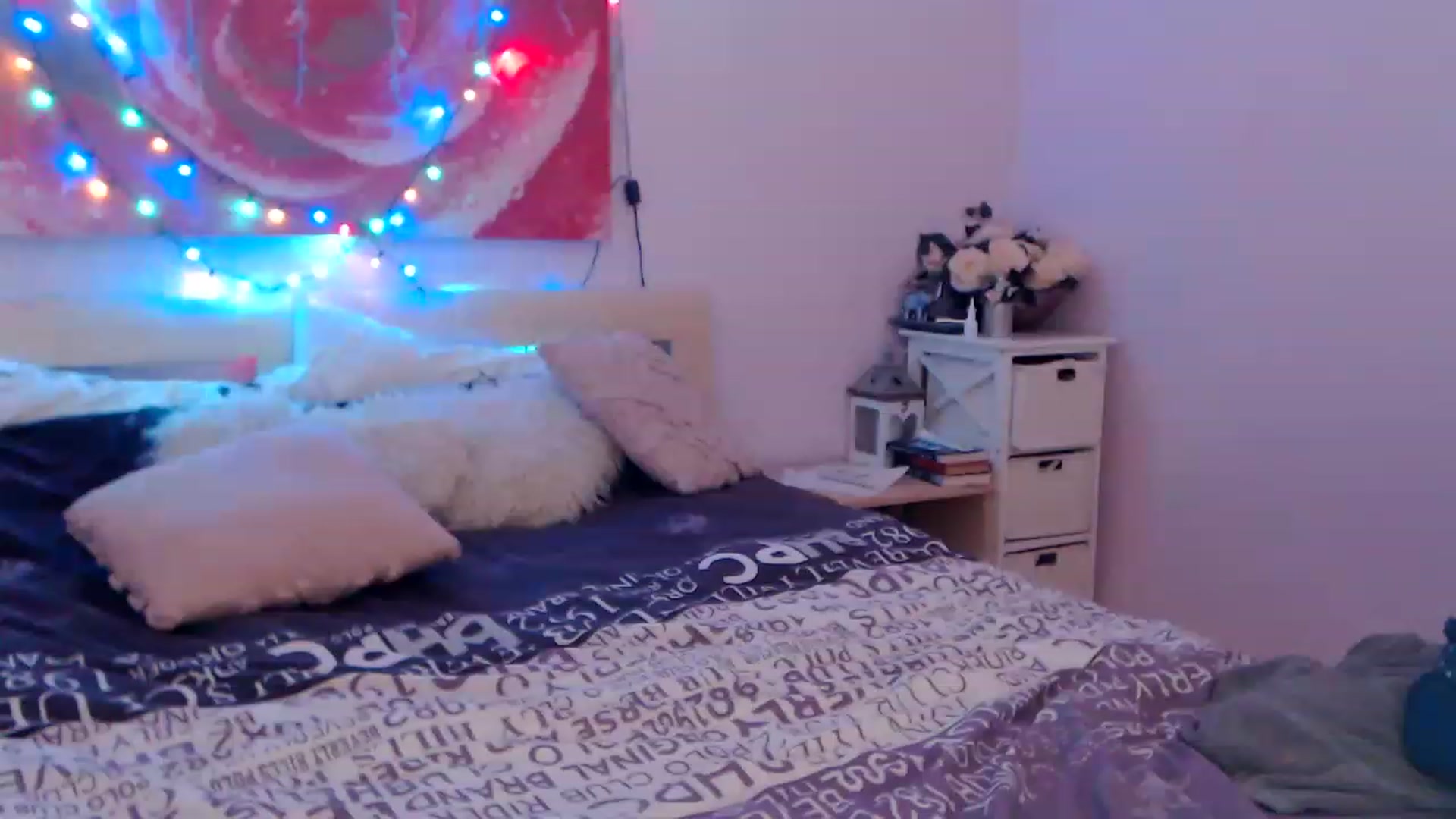 Gallery image thumbnail from New_Crinna's myfreecams stream on, 11/28/2022, 13:03 image 9 of 20