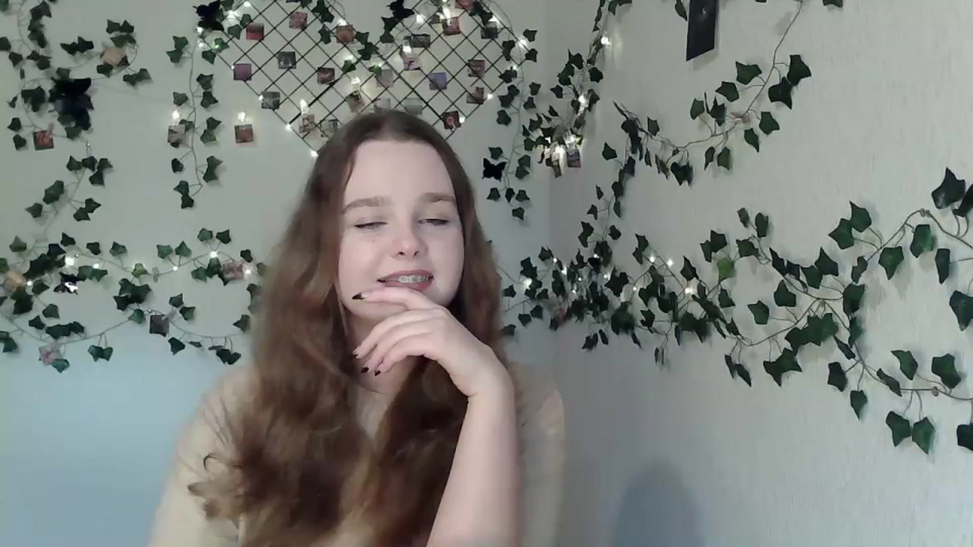 Gallery image thumbnail from New_Lina's myfreecams stream on, 11/05/2023, 14:09 image 1 of 20
