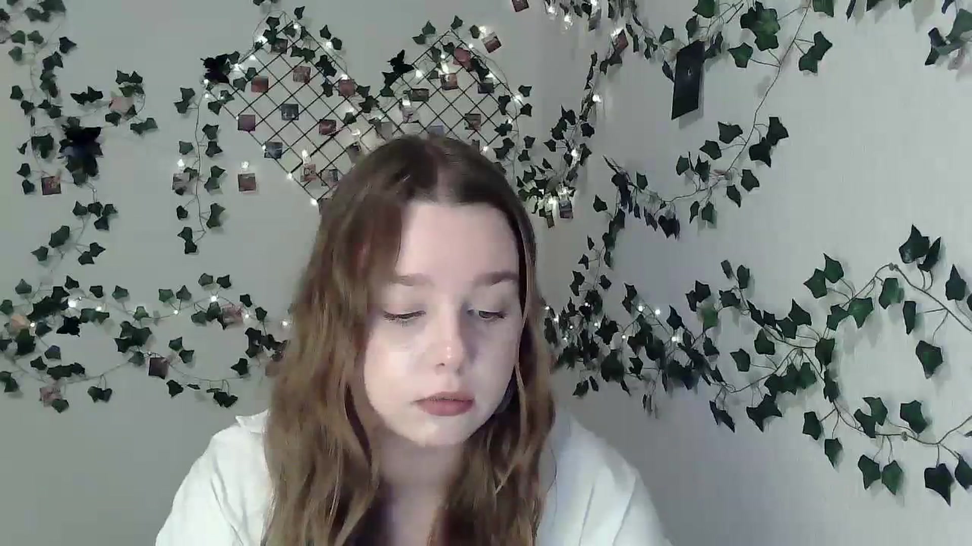Gallery image thumbnail from New_Lina's myfreecams stream on, 11/10/2023, 16:38 image 9 of 20