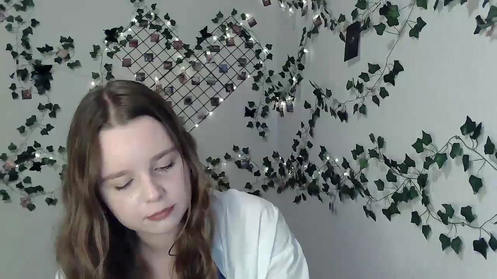 Gallery image thumbnail from New_Lina's myfreecams stream on, 11/10/2023, 16:38 image 10 of 20