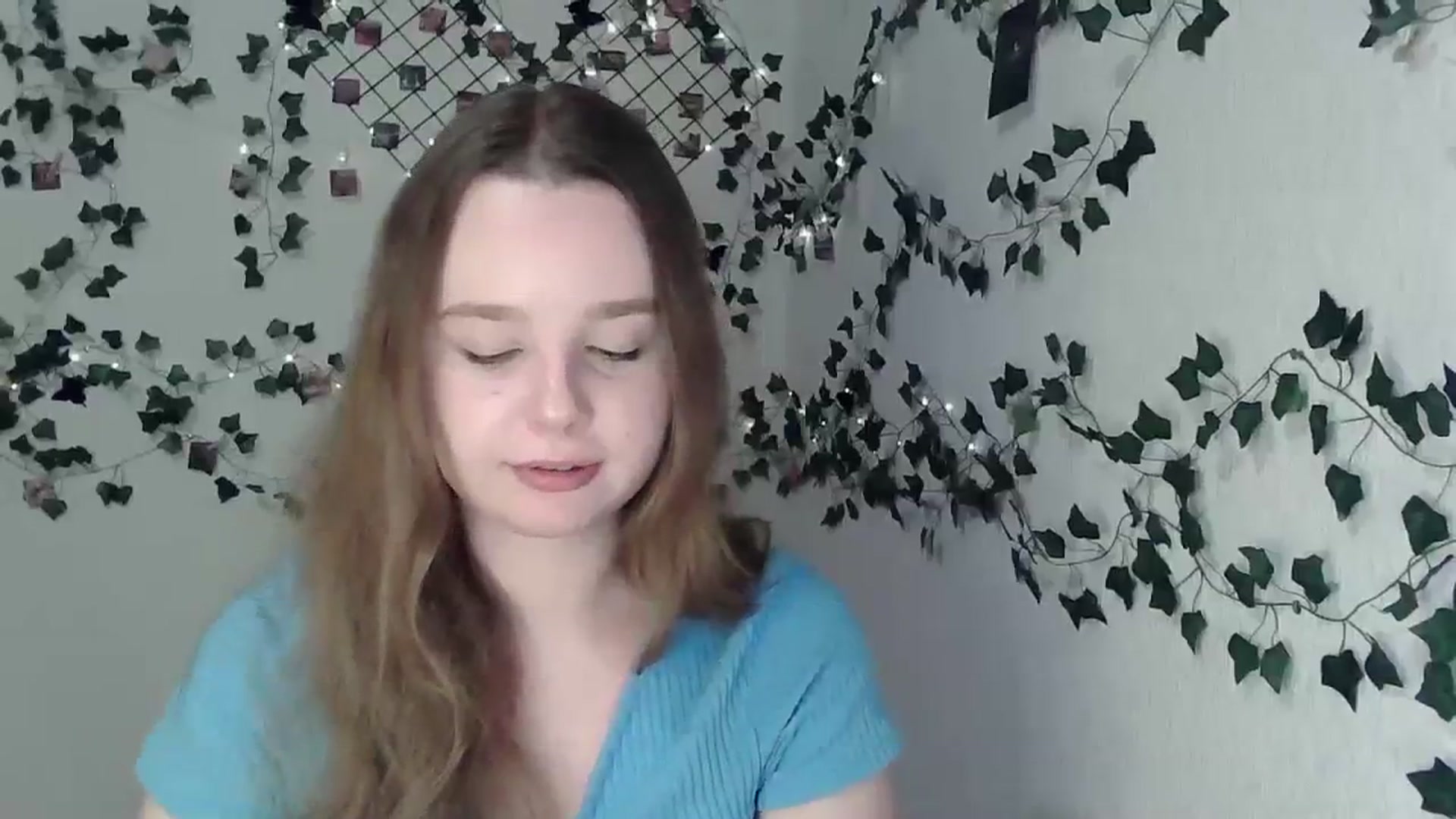 Gallery image thumbnail from New_Lina's myfreecams stream on, 11/19/2023, 15:10 image 12 of 20