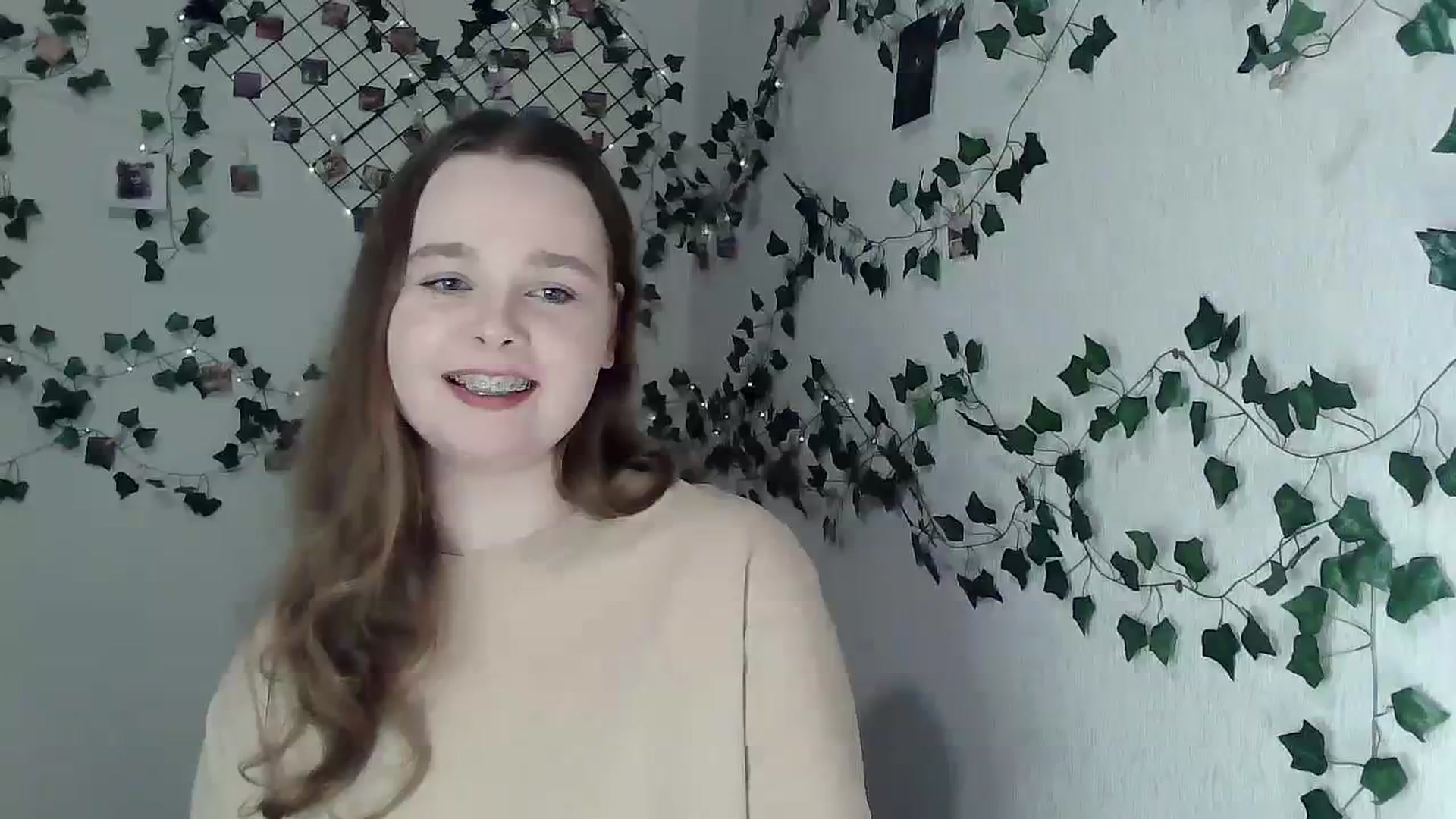 Gallery image thumbnail from New_Lina's myfreecams stream on, 12/03/2023, 21:02 image 9 of 20