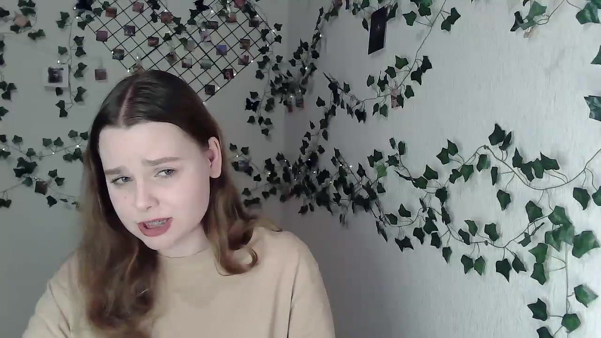 Gallery image thumbnail from New_Lina's myfreecams stream on, 12/03/2023, 21:02 image 18 of 20