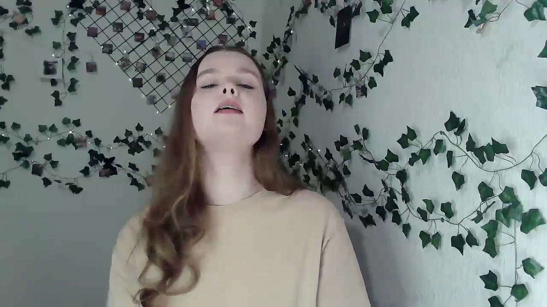 Gallery image thumbnail from New_Lina's myfreecams stream on, 12/03/2023, 21:02 image 3 of 20