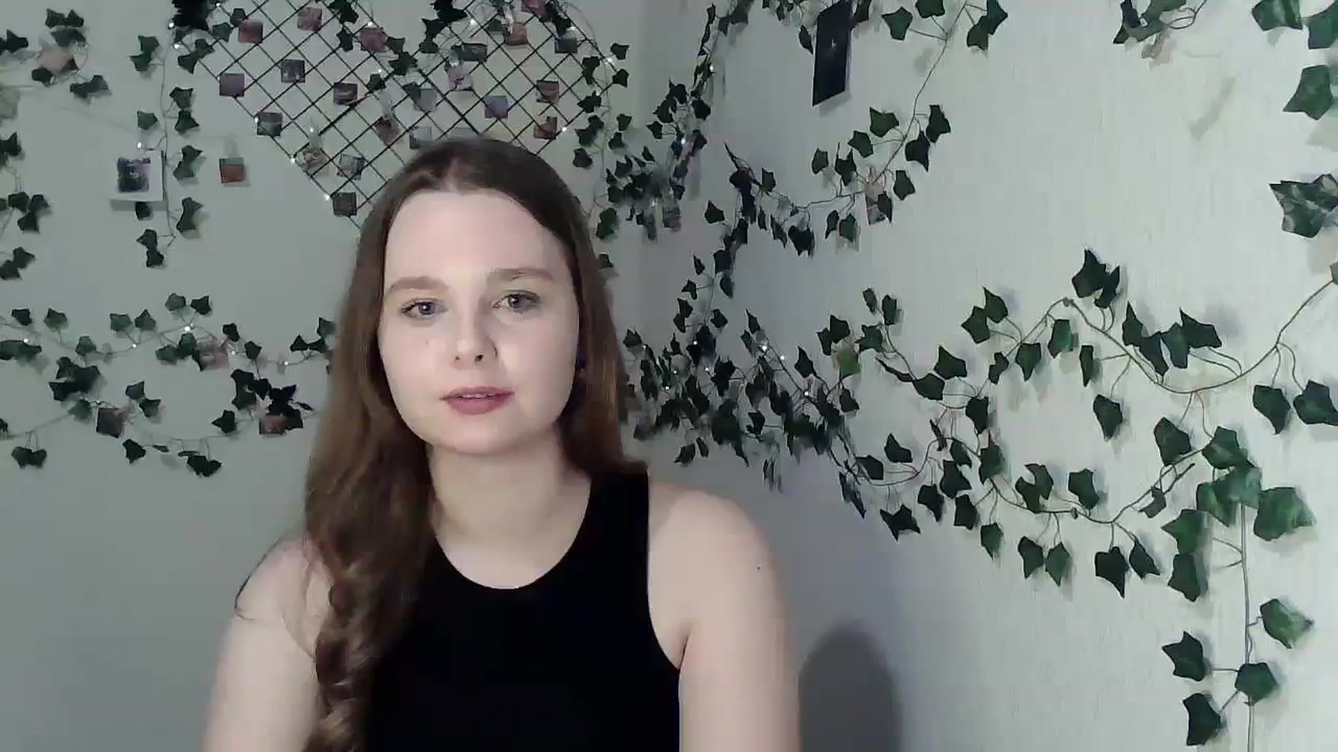 Gallery image thumbnail from New_Lina's myfreecams stream on, 12/17/2023, 17:13 image 4 of 20
