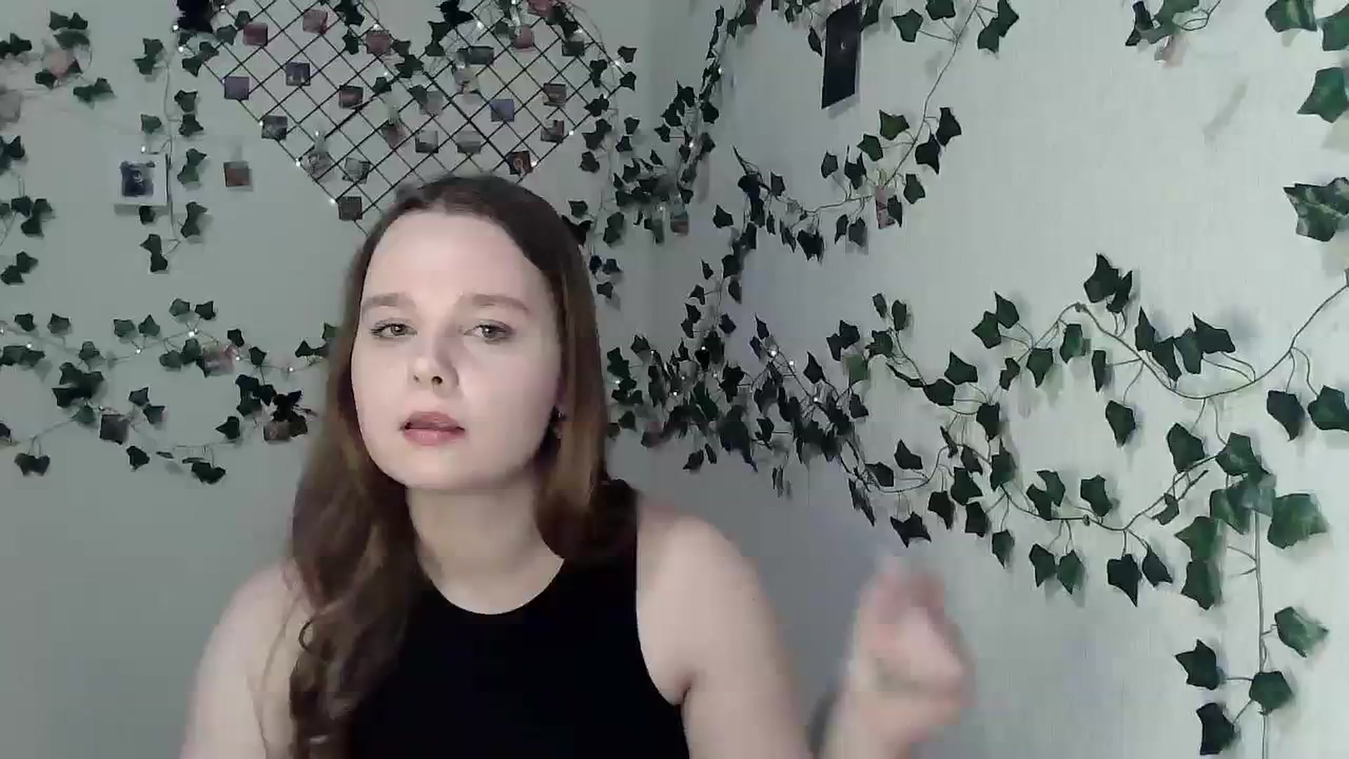 Gallery image thumbnail from New_Lina's myfreecams stream on, 12/17/2023, 17:13 image 16 of 20