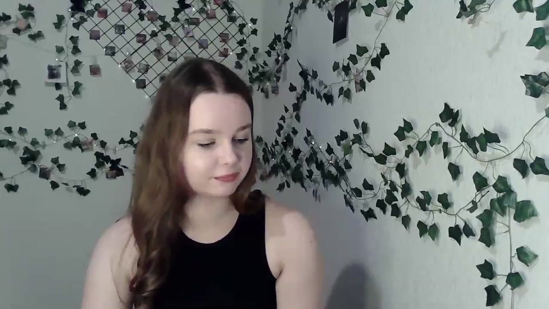 Gallery image thumbnail from New_Lina's myfreecams stream on, 12/17/2023, 17:13 image 10 of 20