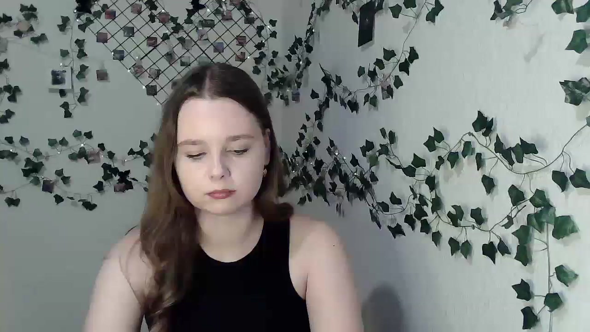 Gallery image thumbnail from New_Lina's myfreecams stream on, 12/17/2023, 17:13 image 7 of 20