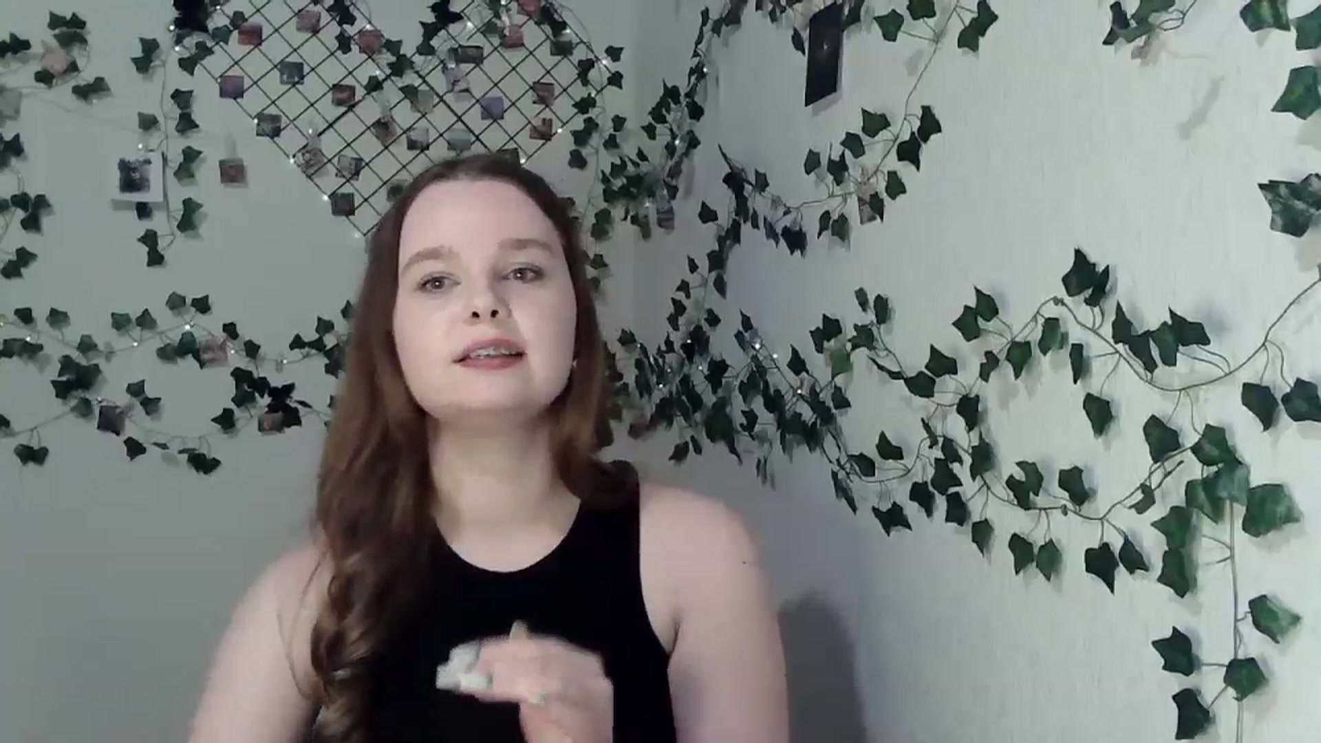 Gallery image thumbnail from New_Lina's myfreecams stream on, 12/17/2023, 17:13 image 13 of 20