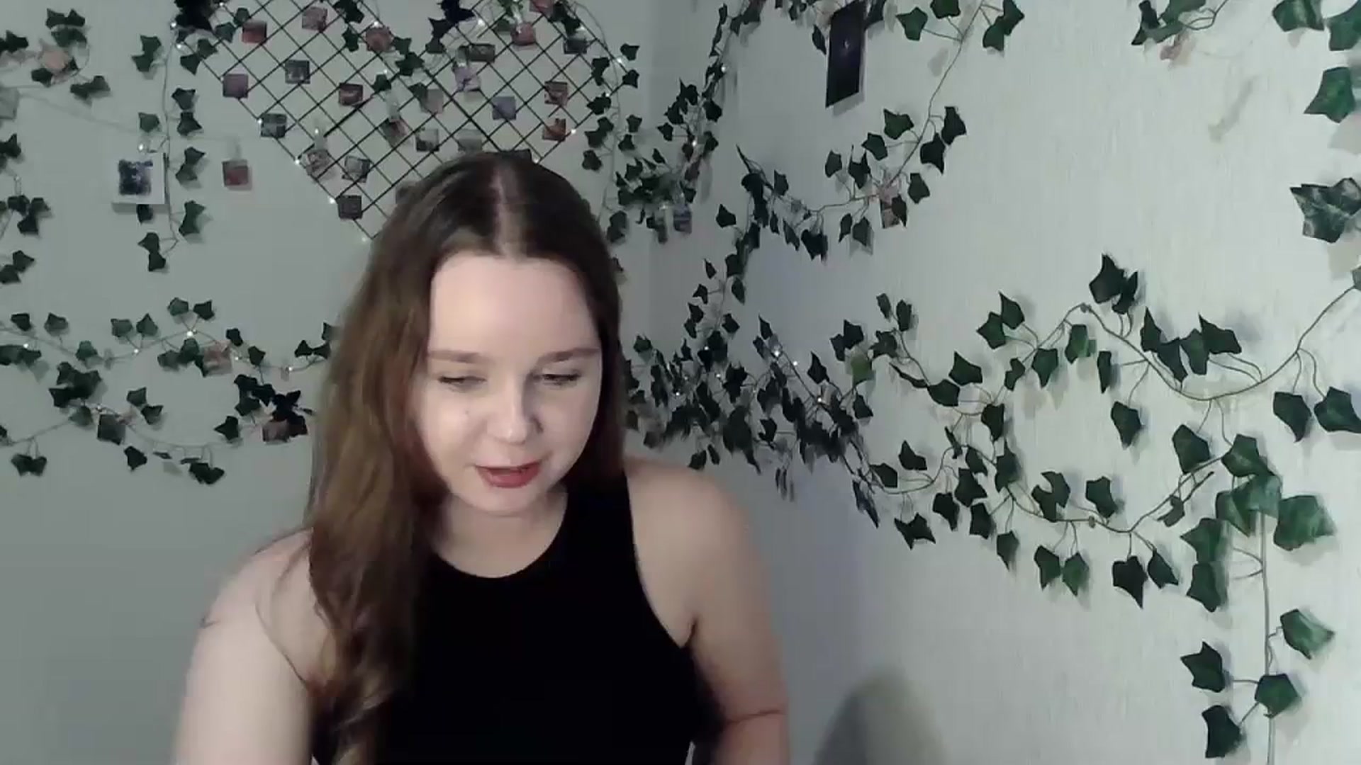 Gallery image thumbnail from New_Lina's myfreecams stream on, 12/17/2023, 17:13 image 6 of 20