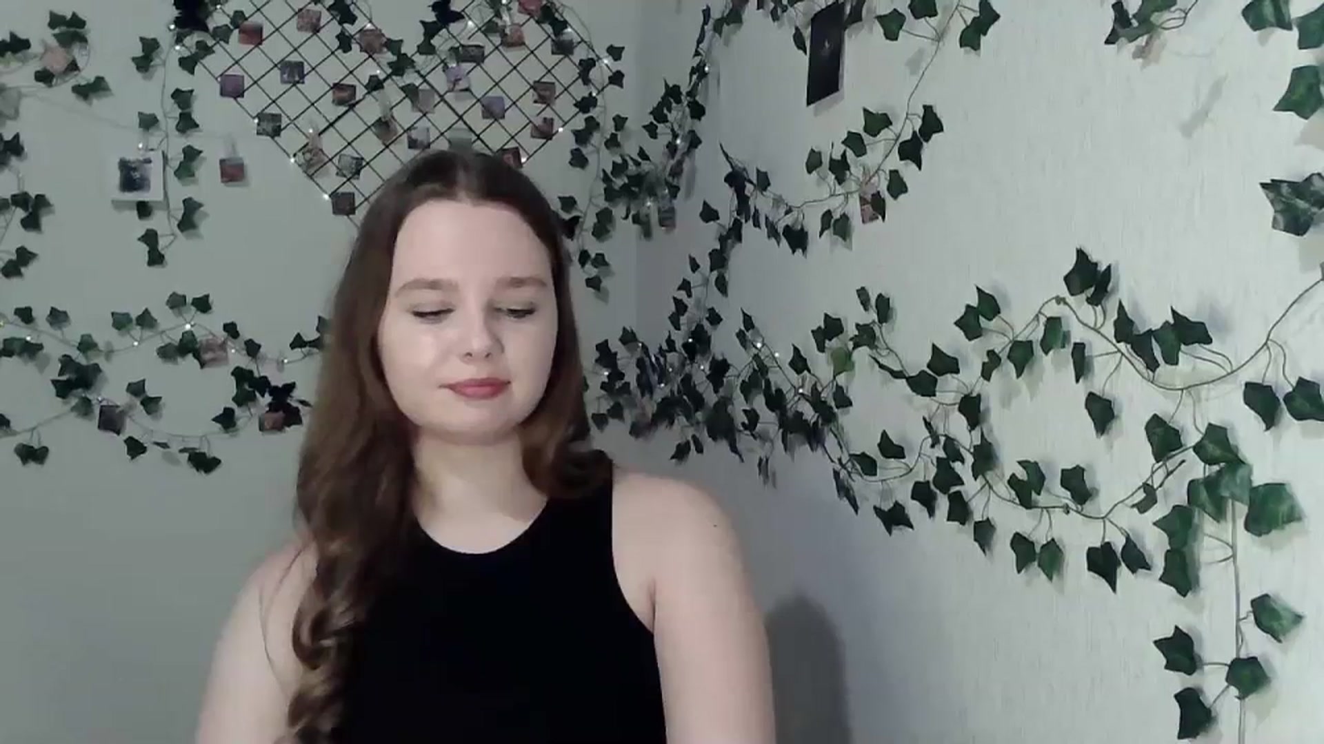 Gallery image thumbnail from New_Lina's myfreecams stream on, 12/17/2023, 17:13 image 15 of 20