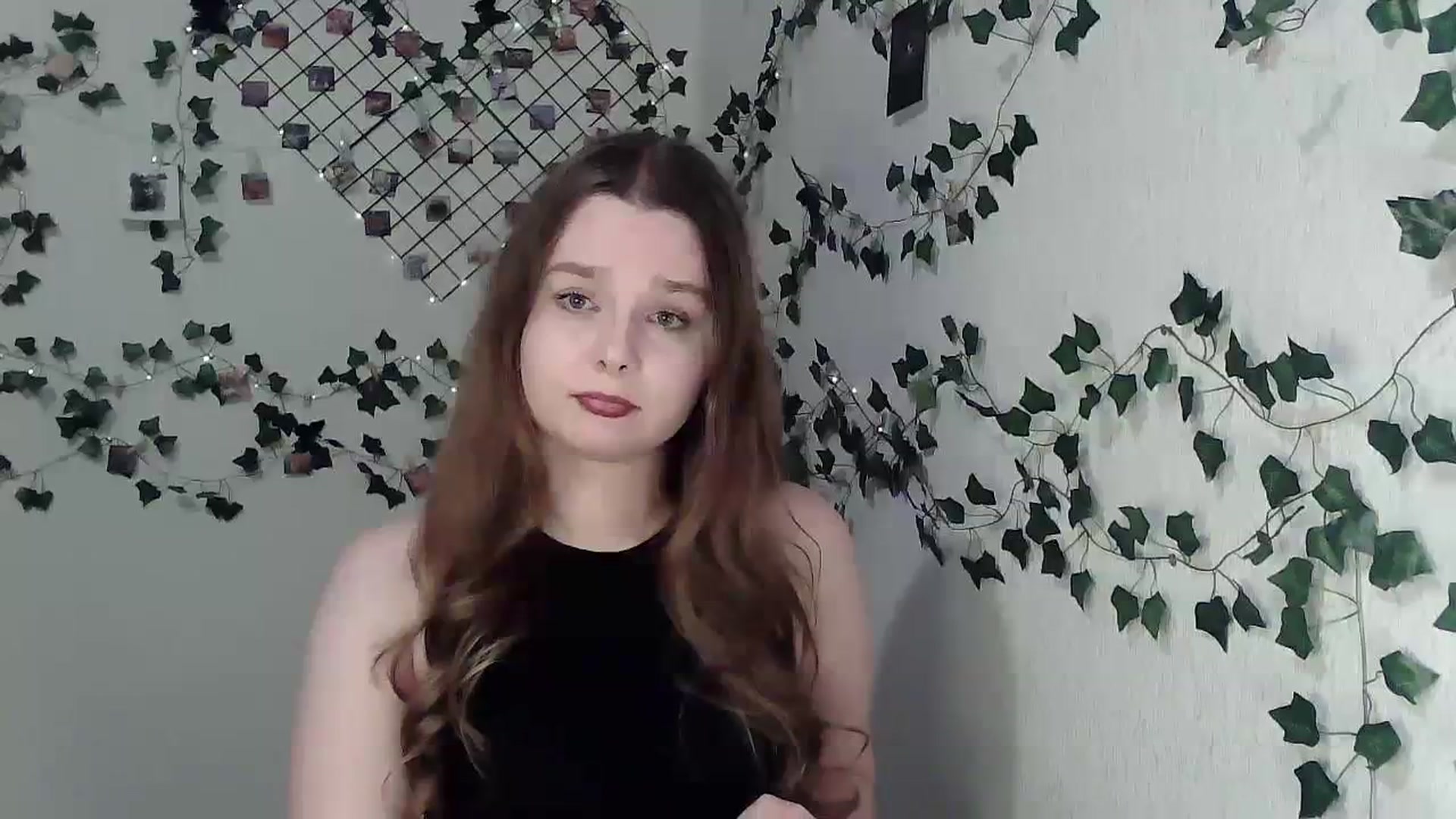 Gallery image thumbnail from New_Lina's myfreecams stream on, 12/17/2023, 17:46 image 12 of 20
