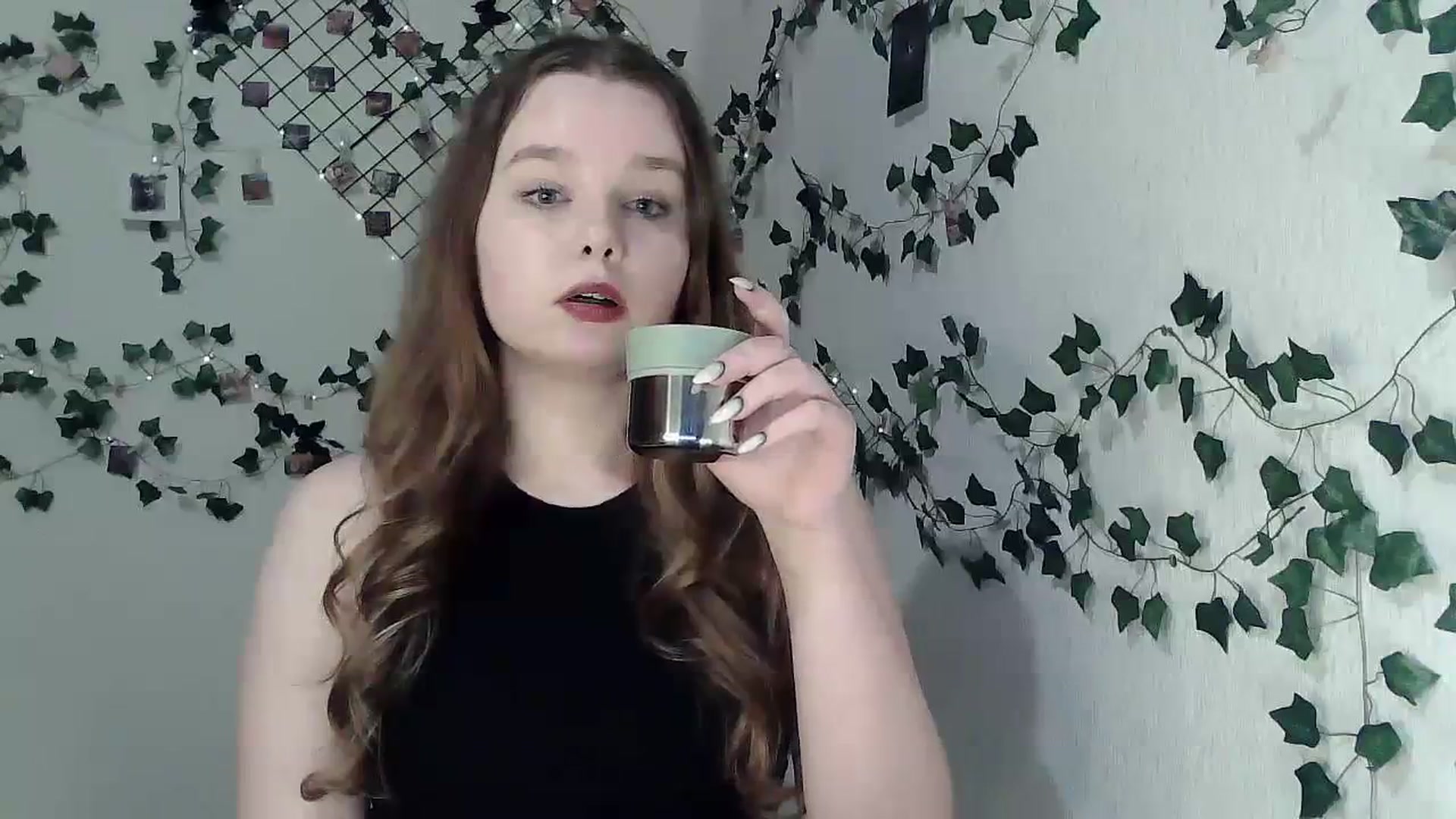Gallery image thumbnail from New_Lina's myfreecams stream on, 12/17/2023, 17:46 image 8 of 20
