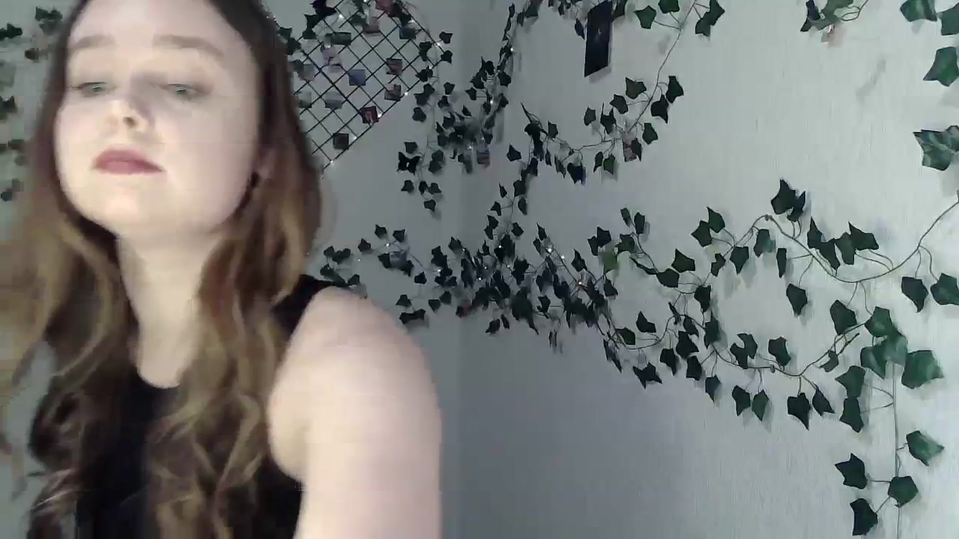 Gallery image thumbnail from New_Lina's myfreecams stream on, 12/17/2023, 17:46 image 7 of 20