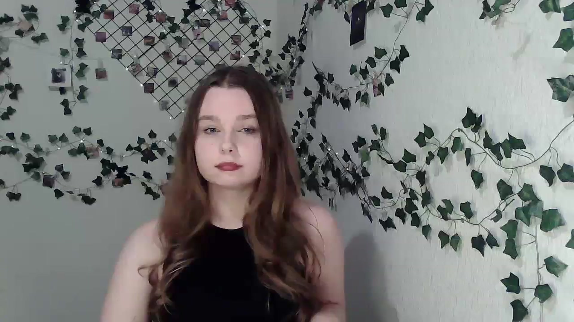 Gallery image thumbnail from New_Lina's myfreecams stream on, 12/17/2023, 17:46 image 16 of 20