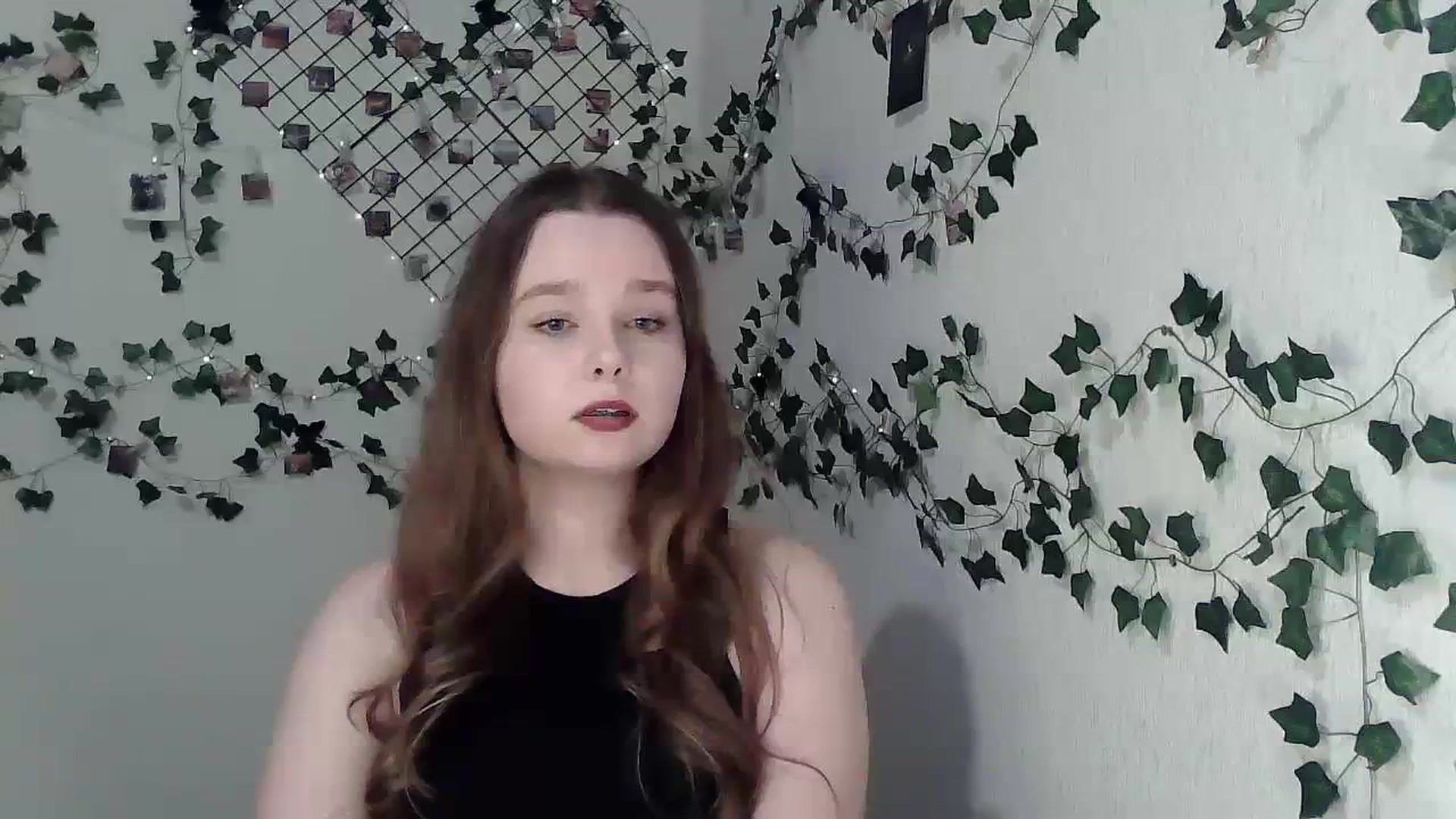 Gallery image thumbnail from New_Lina's myfreecams stream on, 12/17/2023, 17:46 image 15 of 20