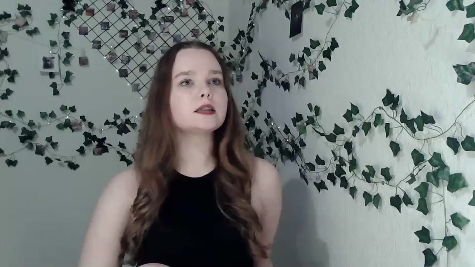 Gallery image thumbnail from New_Lina's myfreecams stream on, 12/17/2023, 17:46 image 10 of 20