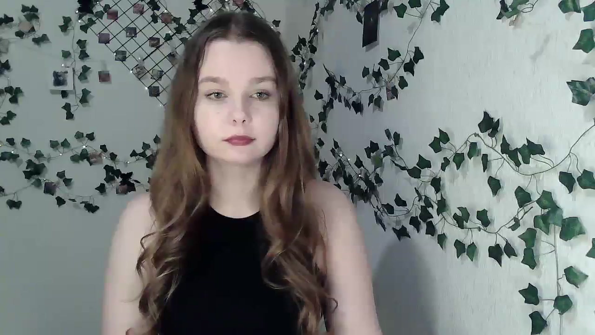 Gallery image thumbnail from New_Lina's myfreecams stream on, 12/17/2023, 17:46 image 9 of 20
